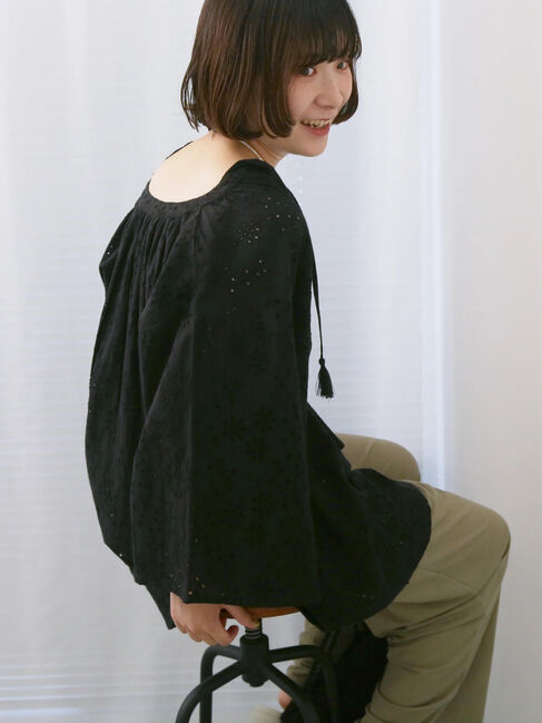 Samansa Mos2 blue「【Made in India】タッセル付ギャザーレースブラウス」|シャツ・ブラウス|