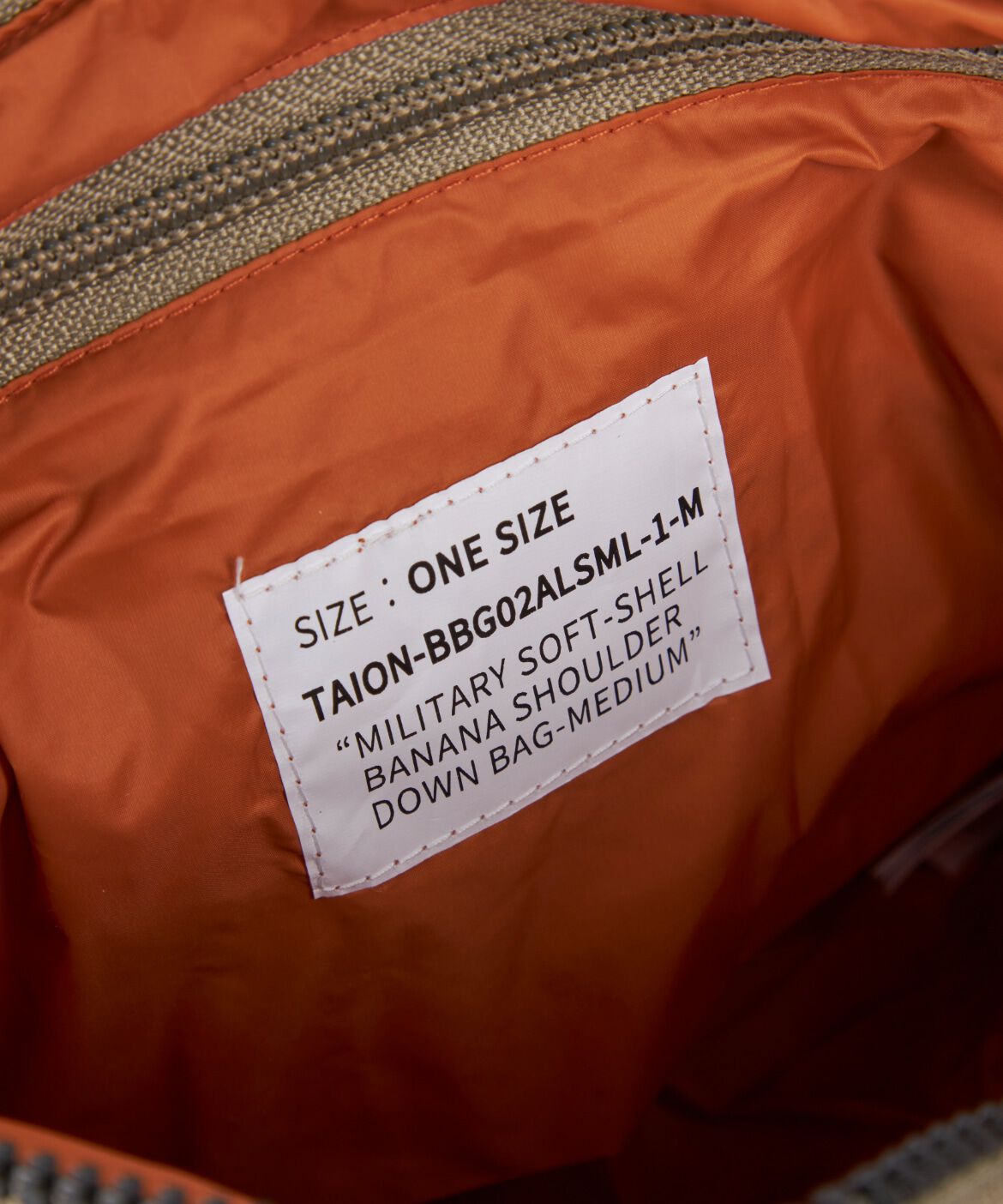 DAY by DAY it&rsquo;s international「ﾐﾘﾀﾘｰ ﾊﾞﾅﾅｼｮﾙﾀﾞｰ ﾀﾞｳﾝﾊﾞｯｸﾞM-ｿﾌﾄｼｪﾙ 《TA」|ショルダー・メッセンジャー|