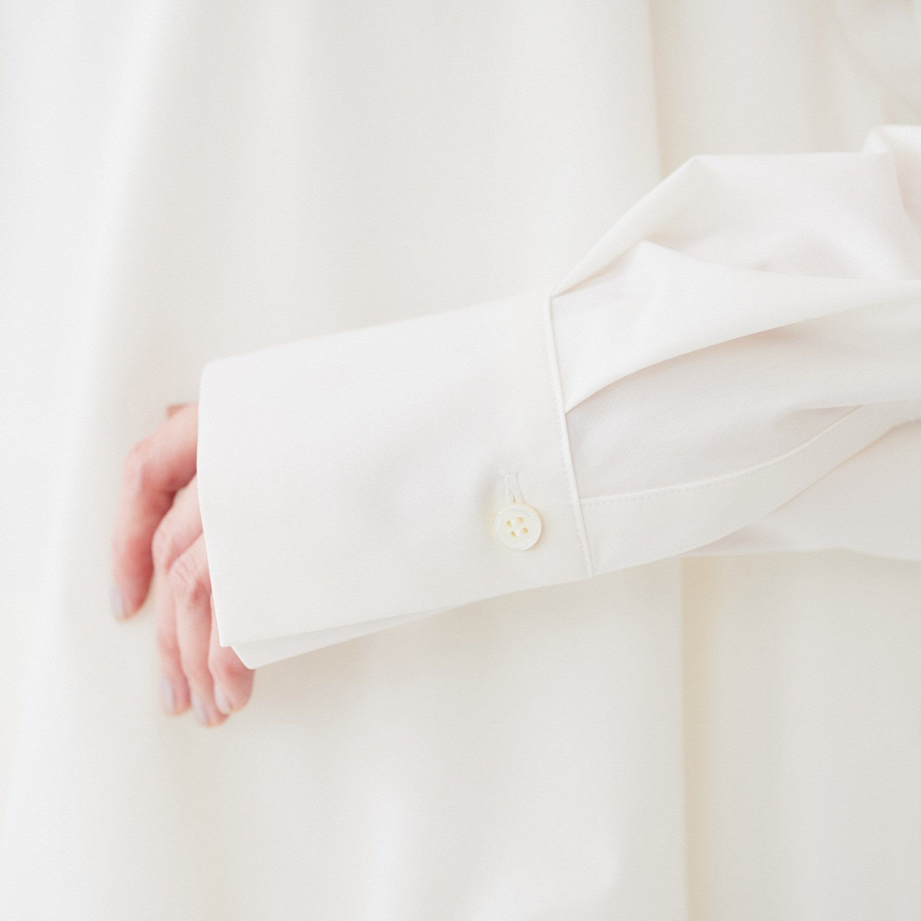 UNTITLED「【朝比奈 彩&times;Oggi&times;UNTITLED スペシャルコラボ】バルーンヘムブラウス」|シャツ・ブラウス|