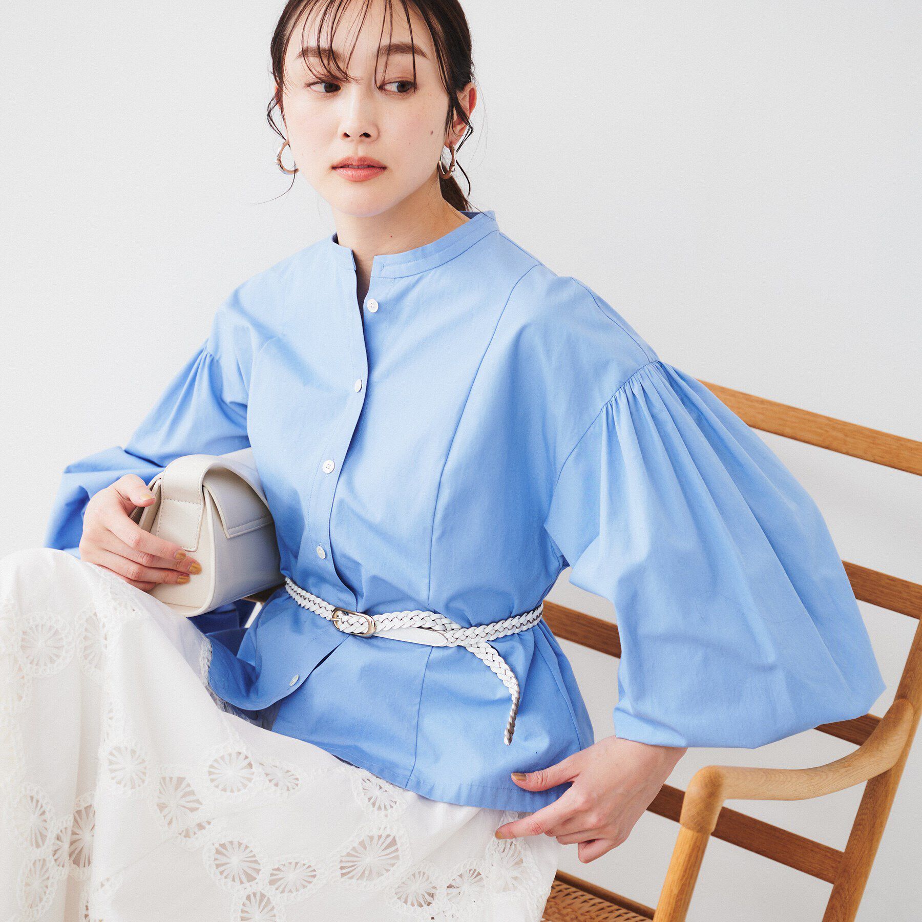 UNTITLED「【体型カバー】タイプライター ボリュームスリーブシャツ」|シャツ・ブラウス|ブルー(091)