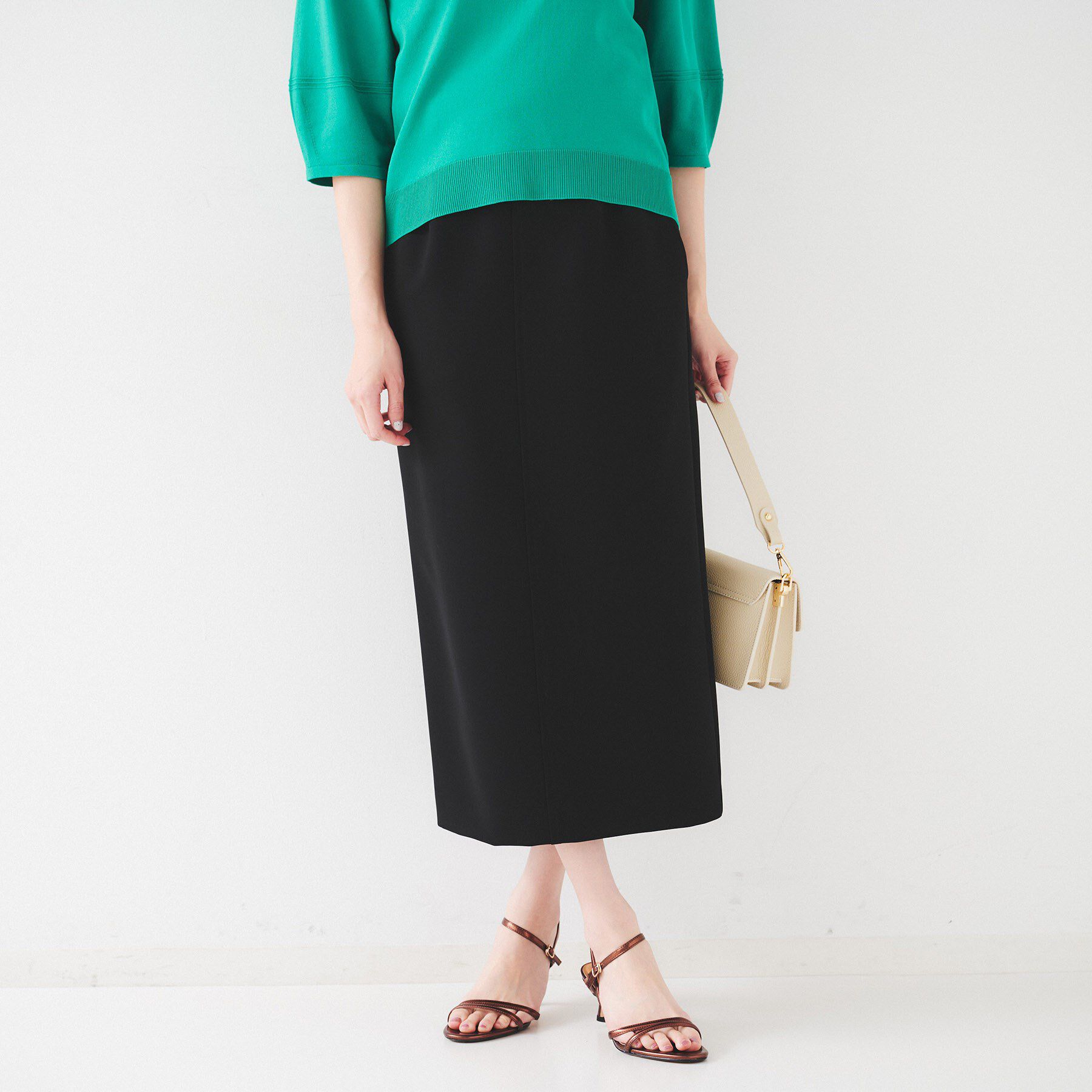 UNTITLED「【後ろウエストゴム/洗える】ストレッチ ナロースカート」|スカート|