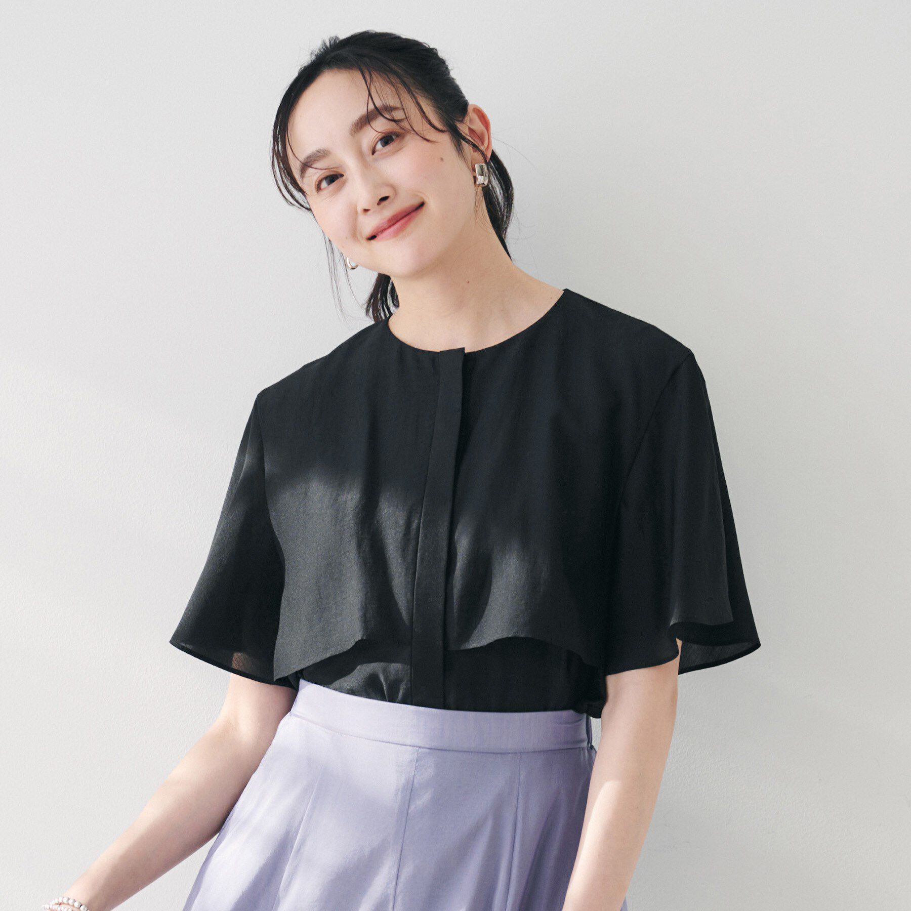 UNTITLED「【オンオフ/二の腕カバー】オーガンジーラッフルブラウス」|シャツ・ブラウス|