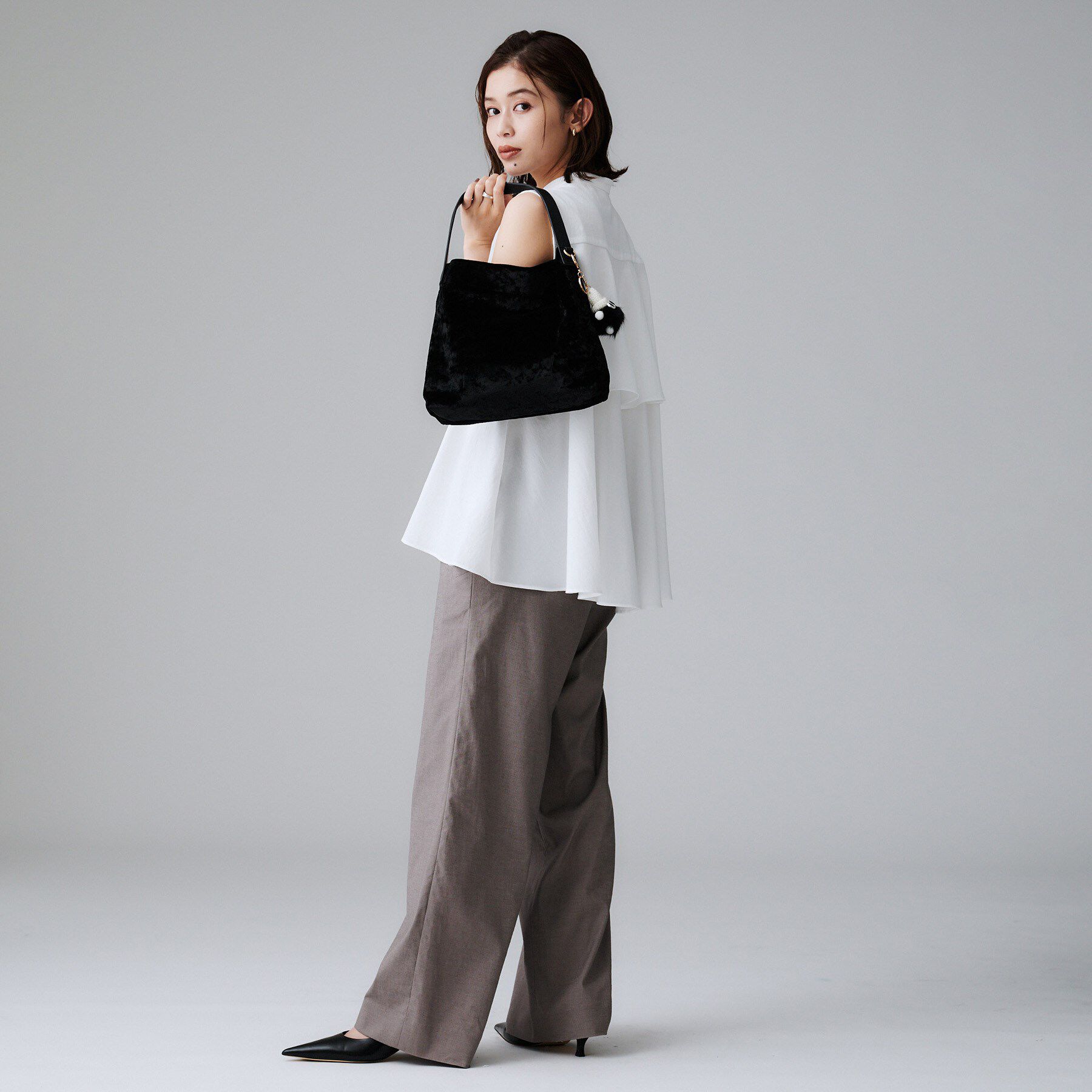 UNTITLED「【トレンド／バッグチャーム付き】ワンハンドルバッグ」|ショルダー・メッセンジャー|