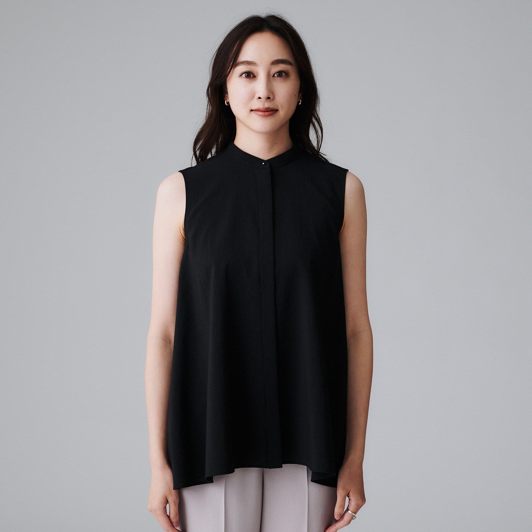 UNTITLED「【接触冷感/吸水速乾】フレアバックシャンブラウス」|シャツ・ブラウス|