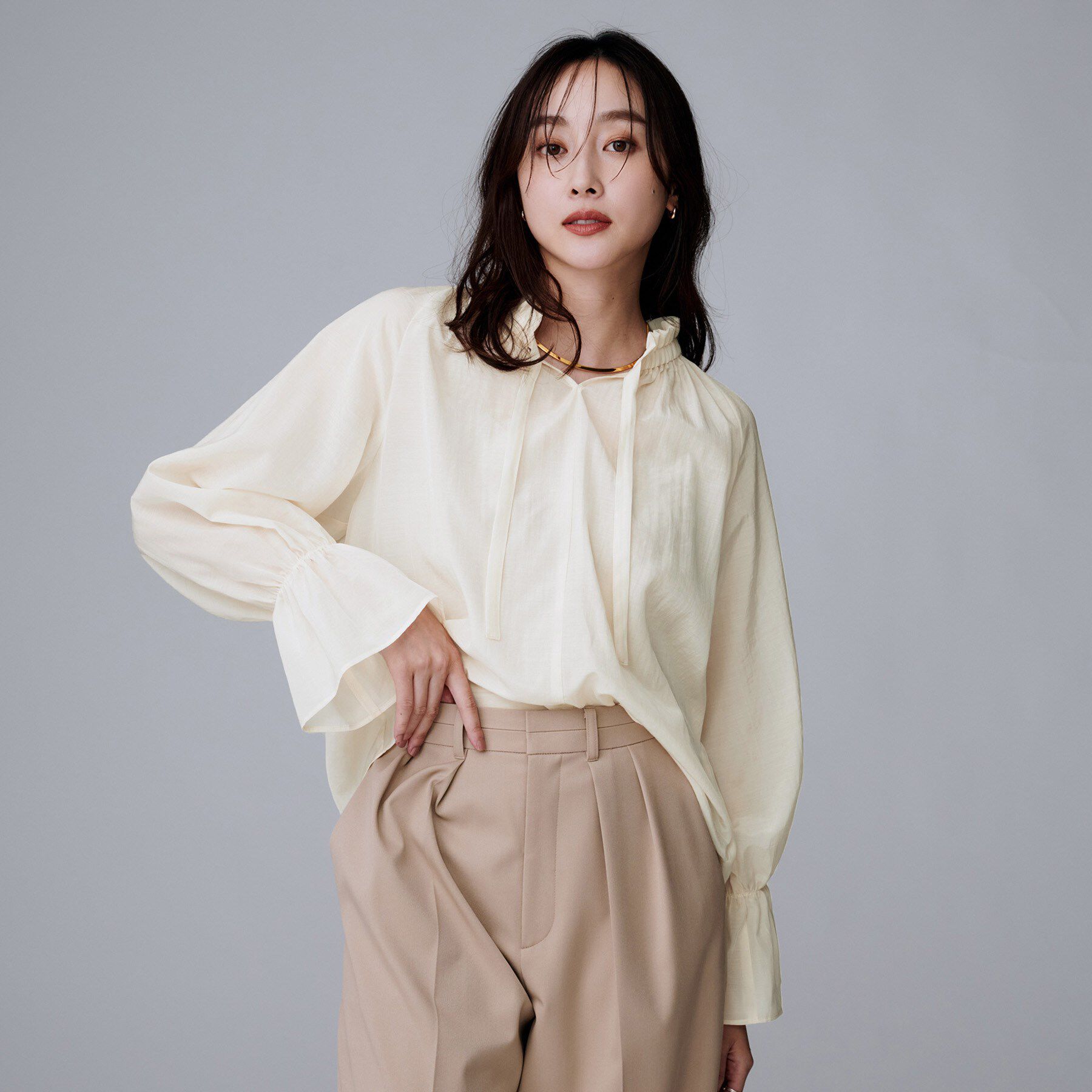 UNTITLED「【キャンディスリーブ/エレガント】フリルギャザーネックブラウス」|シャツ・ブラウス|