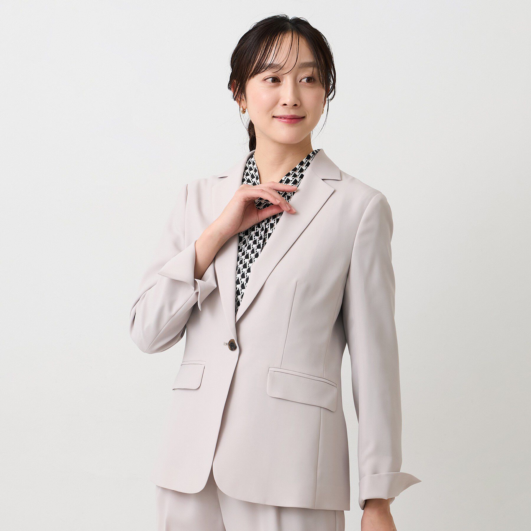 UNTITLED「【UV/接触冷感/スーツ】エアリーテーラードジャケット」|テーラードジャケット|グレージュ(050)