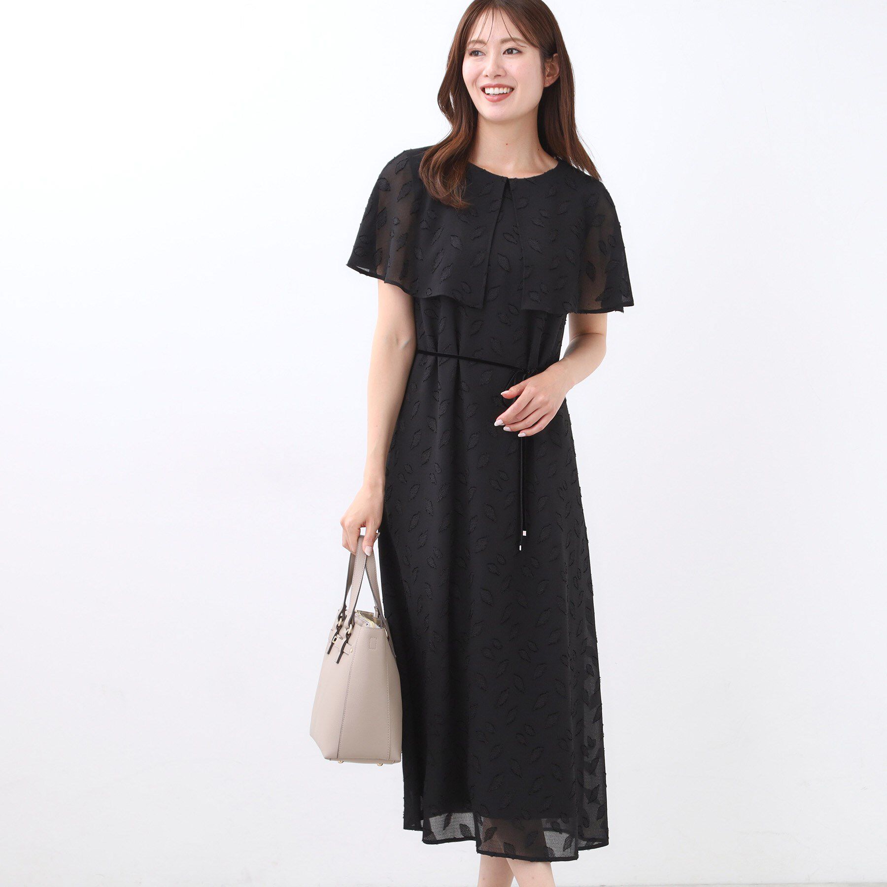 Reflect「【撥水／二の腕カバー／付属リボン付き】ケープデザインノースリーブワンピース」|ワンピース|