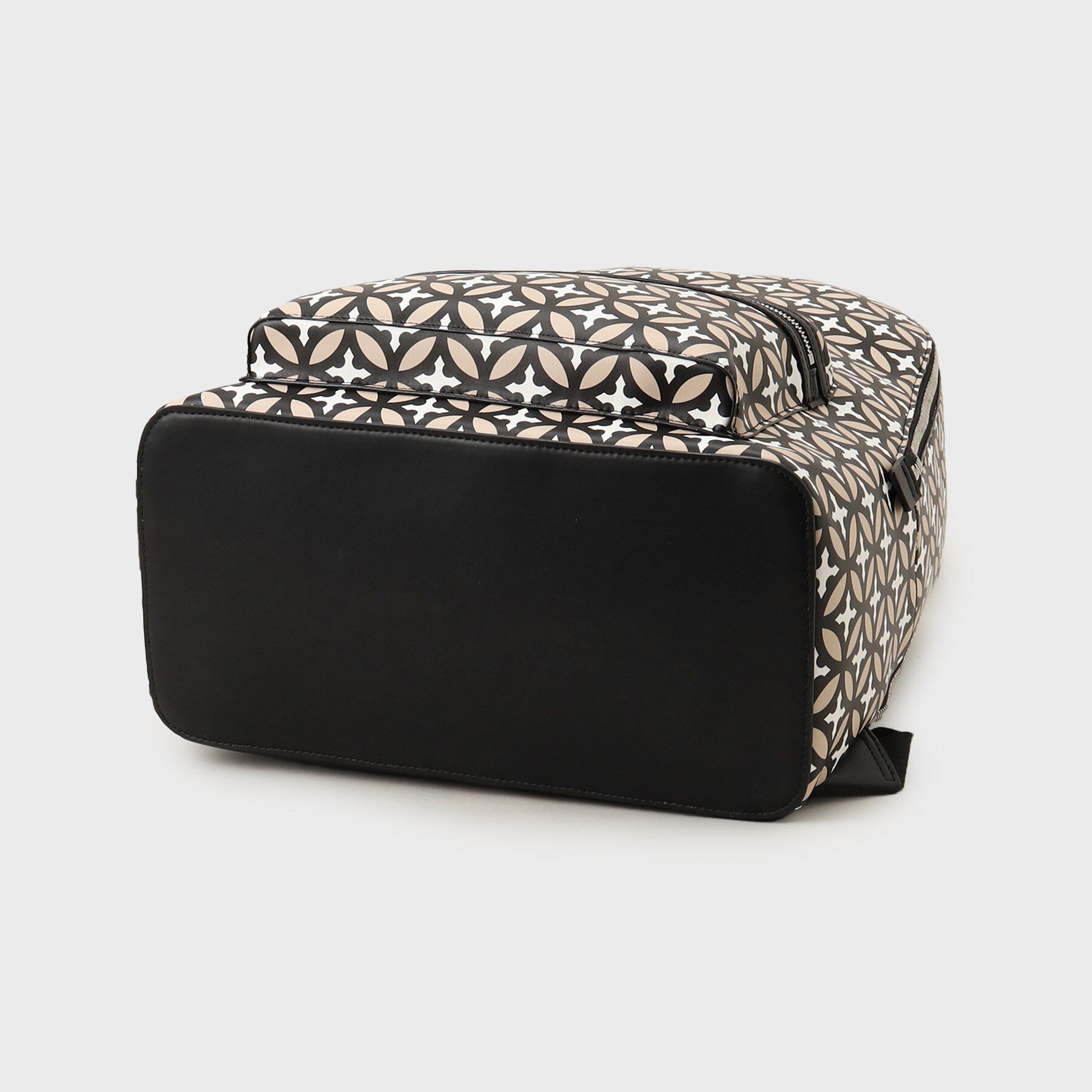 DRESSTERIOR「オーバーラップサークル バックパック」|リュック|