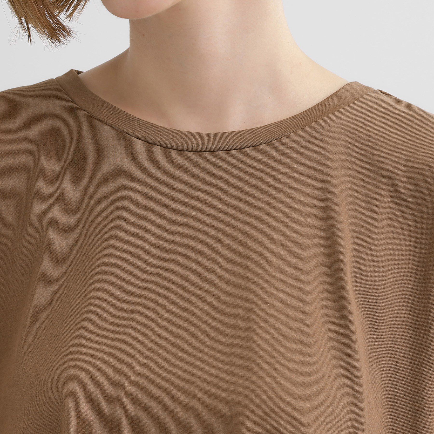 grove「後ろ姿で魅せる　バックドロストシャーリングTシャツ」|Tシャツ・カットソー|