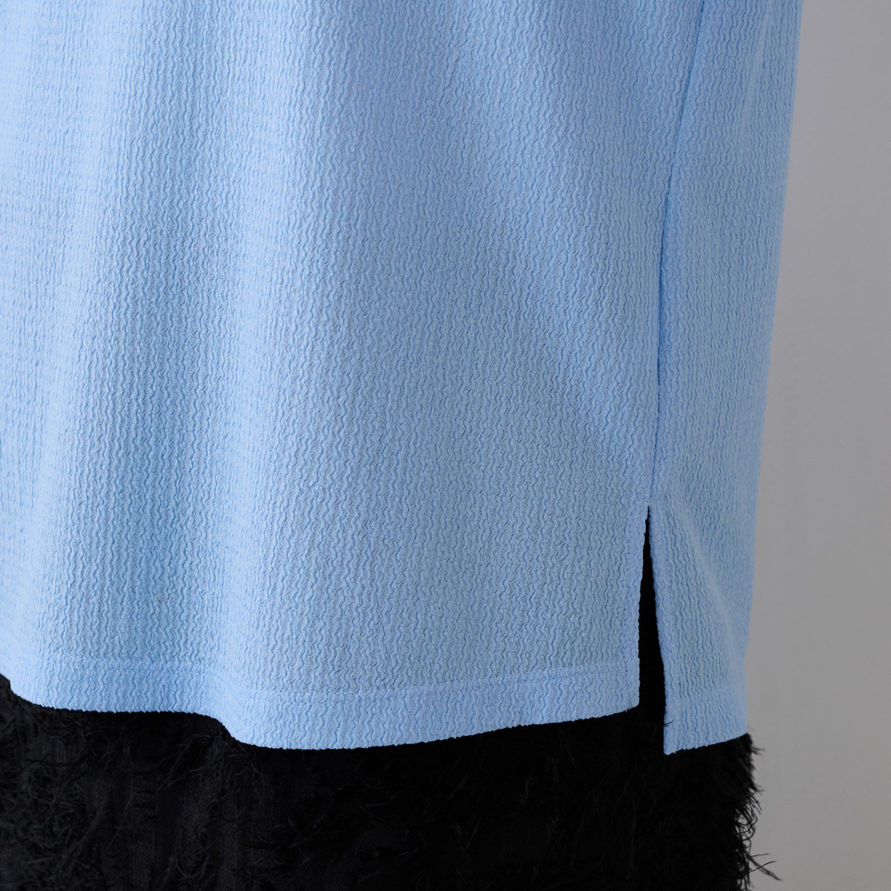 INDIVI「【洗える／凹凸素材】Vネックカットソートップス」|Tシャツ・カットソー|