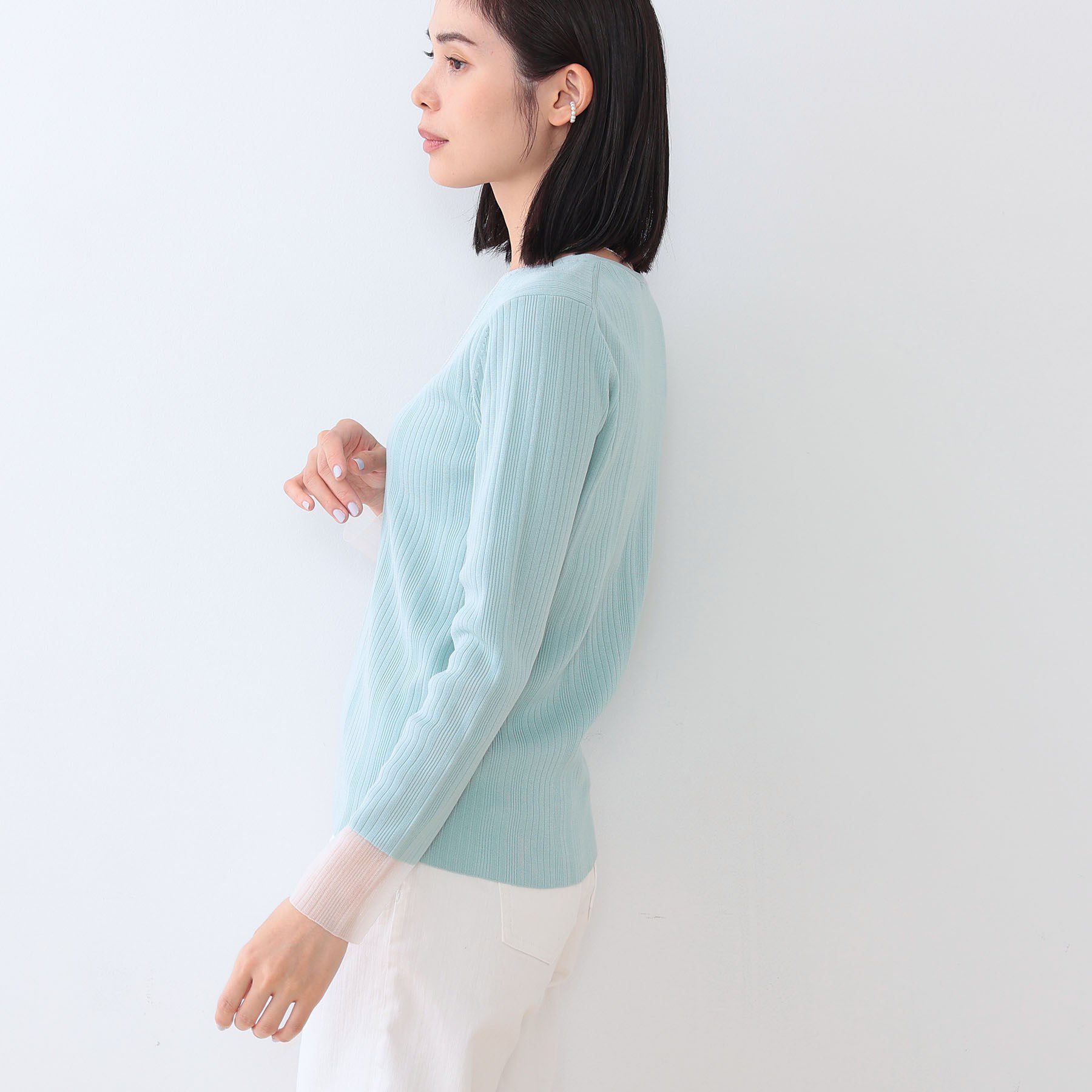 INDIVI「【洗える／袖口シアー】コンパクトVネックニット」|ニット・セーター|