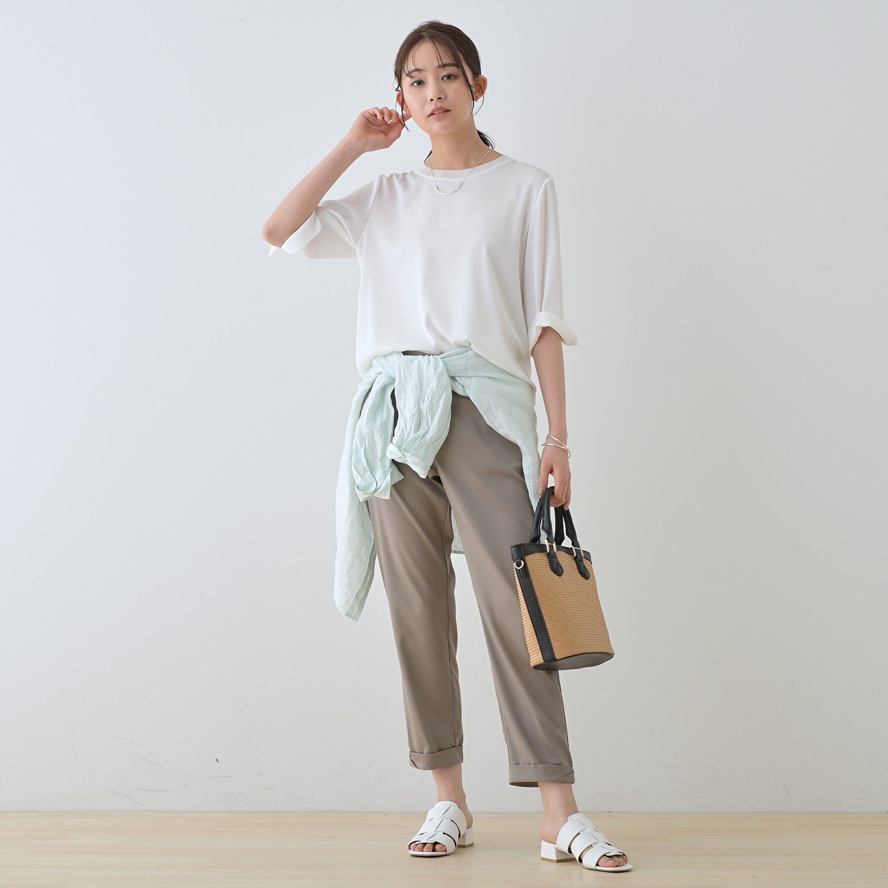 INDIVI「【洗える／5分袖】シルク風素材オフィスブラウス」|シャツ・ブラウス|