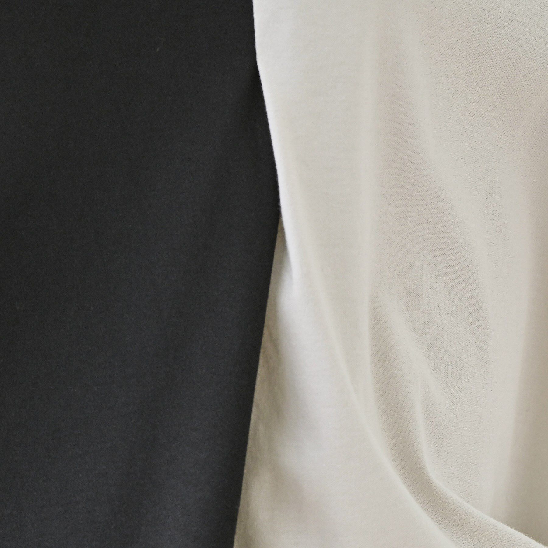 INDIVI「【洗える／汗ジミ防止】バイカラー＆アシメヘム Tシャツ」|Tシャツ・カットソー|