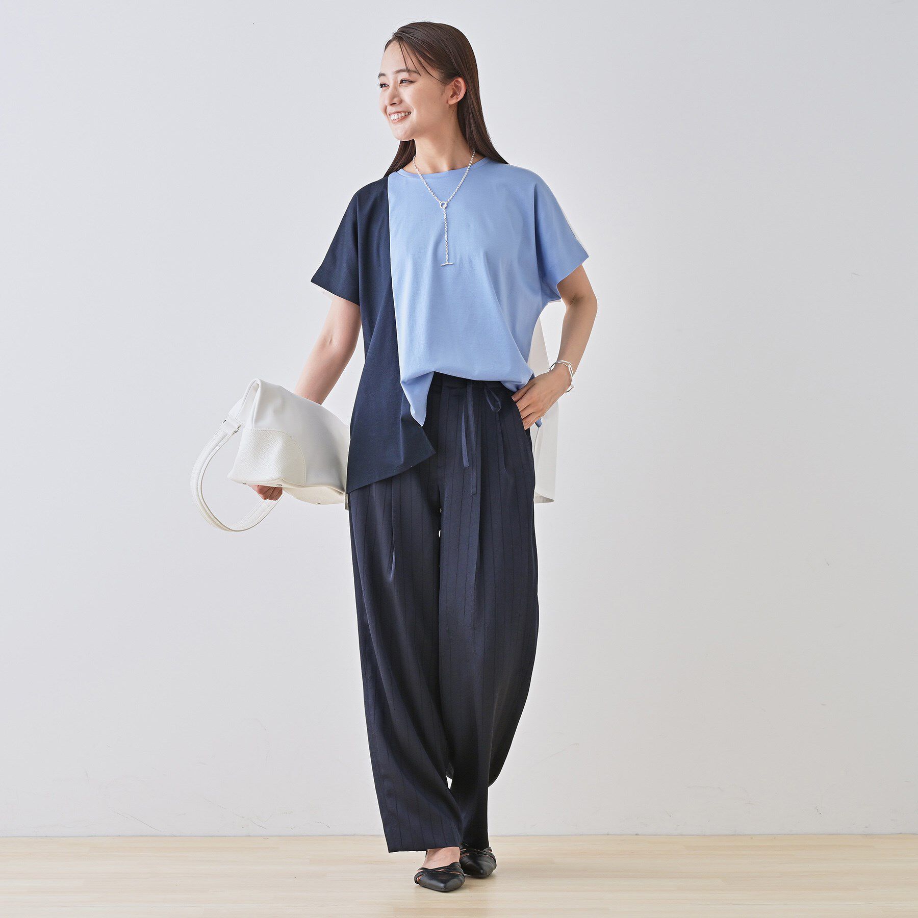 INDIVI「【洗える／汗ジミ防止】バイカラー＆アシメヘム Tシャツ」|Tシャツ・カットソー|