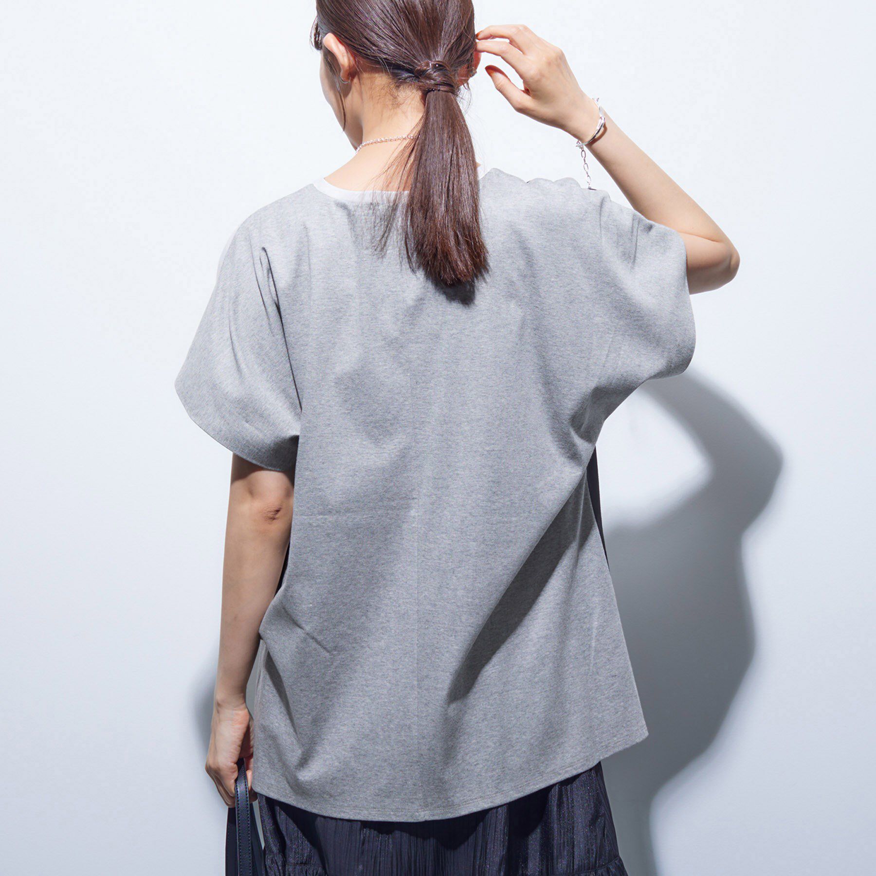 INDIVI「【洗える／汗ジミ防止】バイカラー＆アシメヘム Tシャツ」|Tシャツ・カットソー|