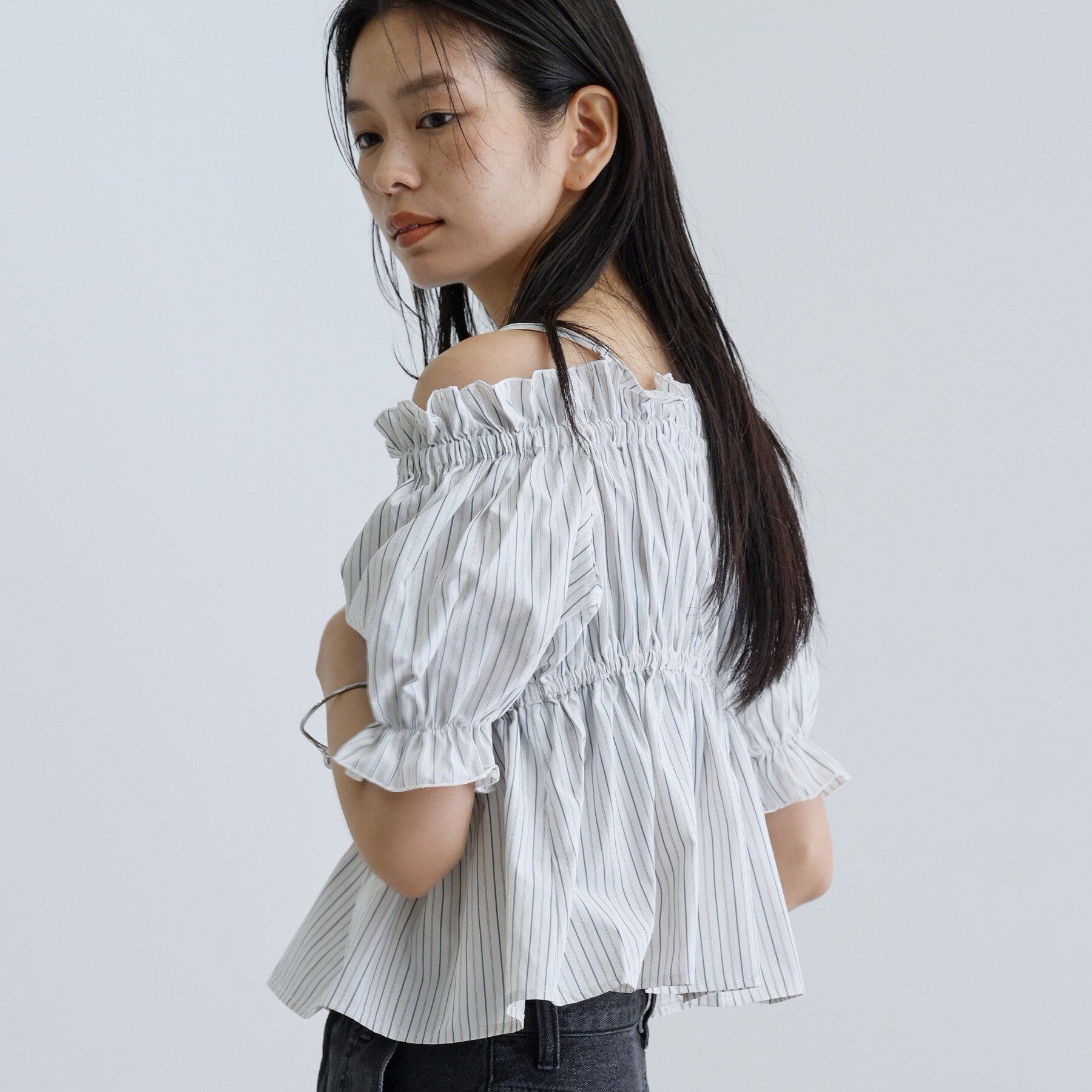 GALLEST「【一部店舗限定】オフショルシャーリングブラウス」|シャツ・ブラウス|