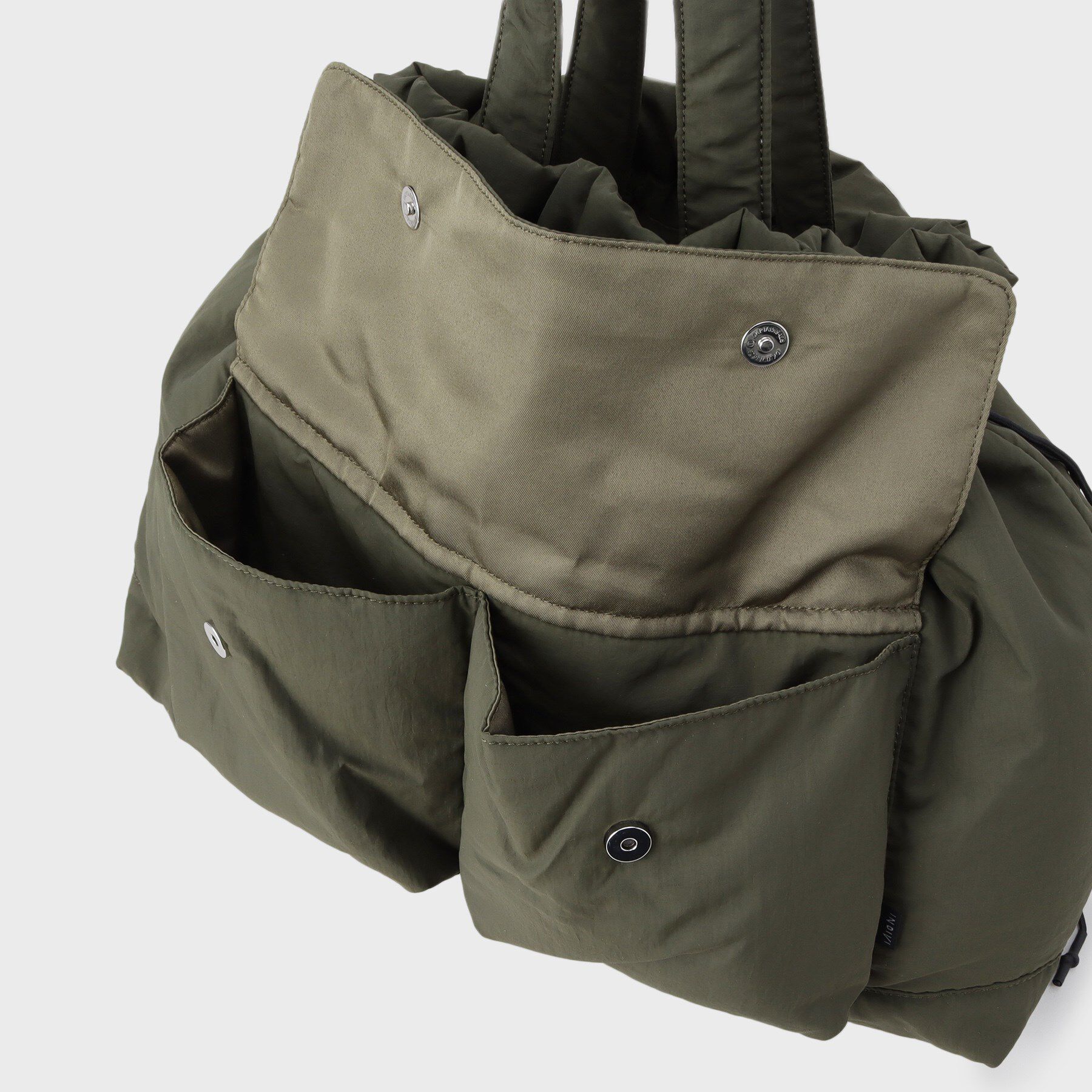 INDIVI「新色登場！【超軽量】フロントポケットバッグ」|トートバッグ|