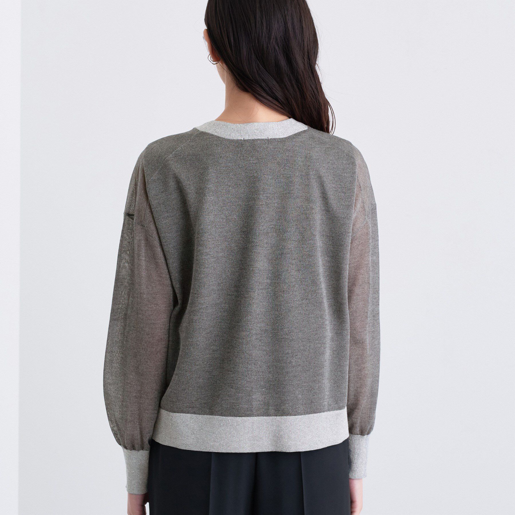 INDIVI「【程よいシアー素材/洗える】バイカラーラメカーディガン」|カーディガン|