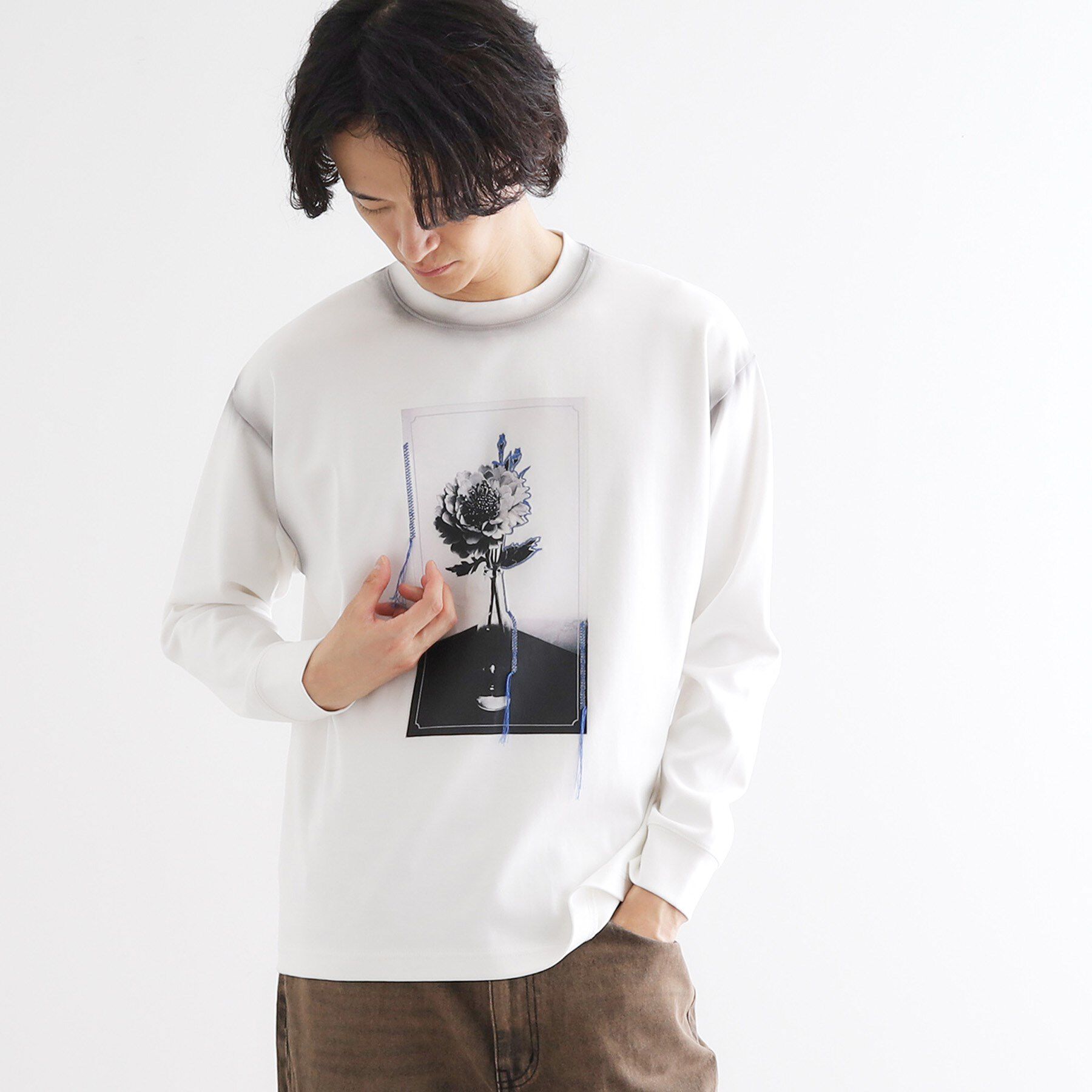 tk.TAKEO KIKUCHI「フラワーフォトエンブロヘビーウェイトスムースTシャツ」|Tシャツ・カットソー|ホワイト(001)