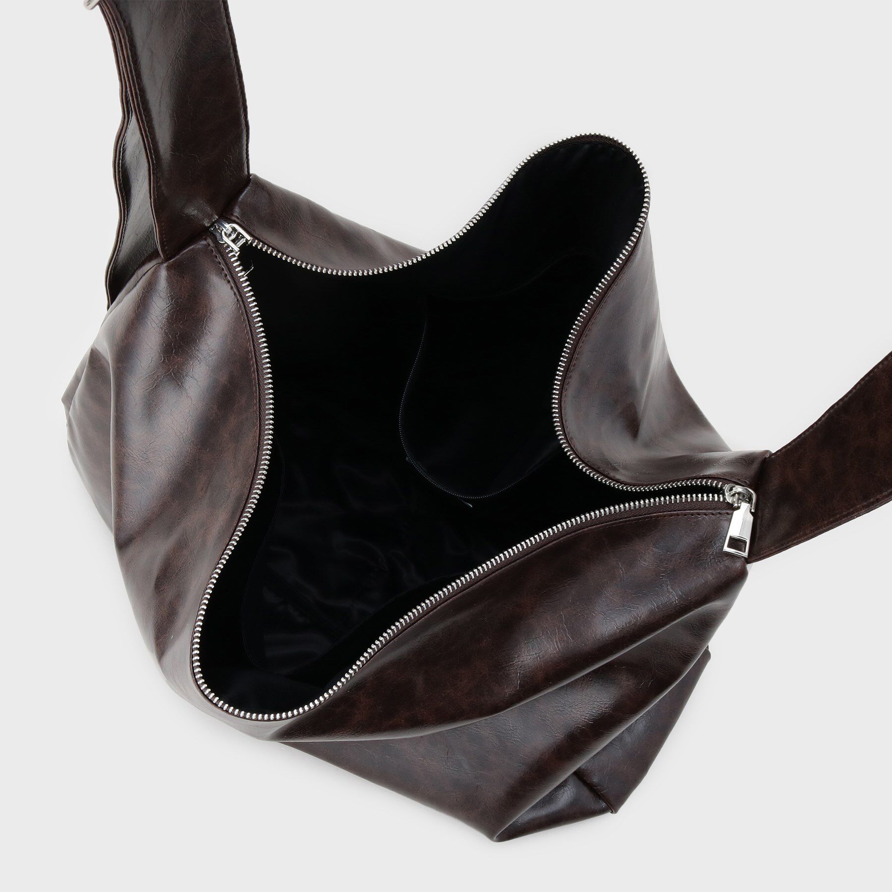 tk.TAKEO KIKUCHI「【累計12000個突破！！】ルーズビッグショルダーバッグ／たすき掛け／ビッグ／A4サイズ収納可能」|ショルダー・メッセンジャー|