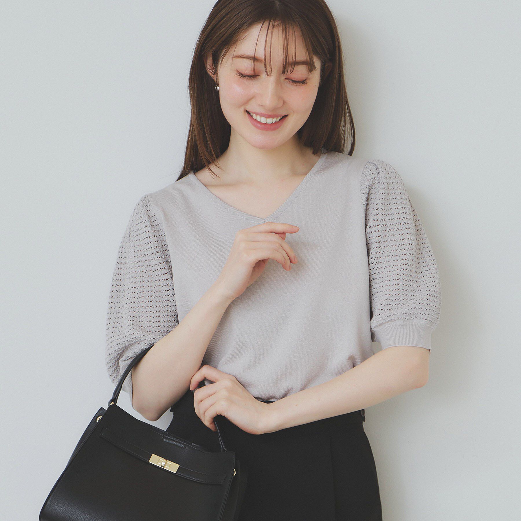 index「《5色展開》柄編みスリーブVネックニット【洗濯機洗い可】」|ニット・セーター|ライトグレー(811