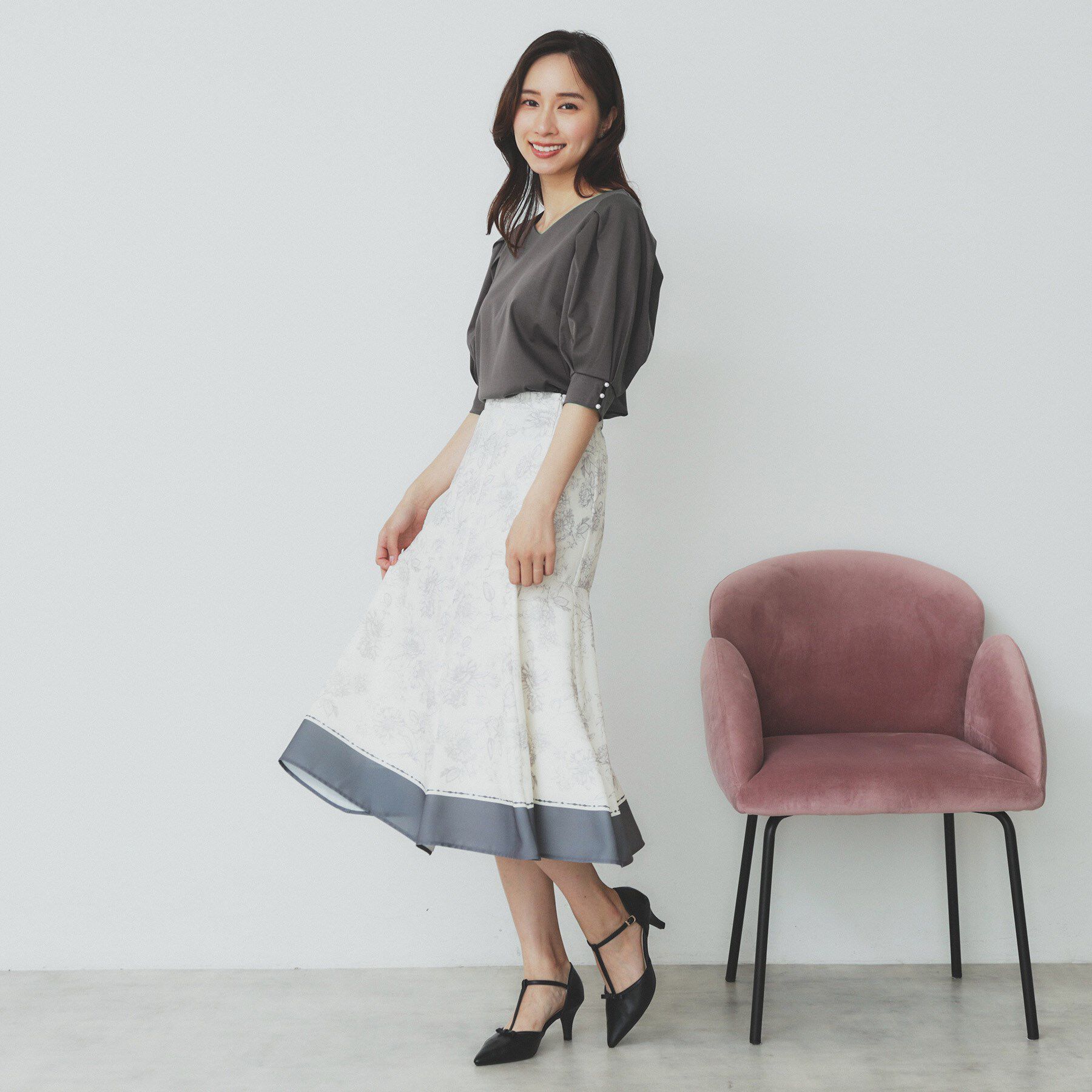 index「《5色展開》Vネックタックパフスリーブトップス【洗濯機洗い可/UVケア/接触冷感】」|Tシャツ・カットソー|