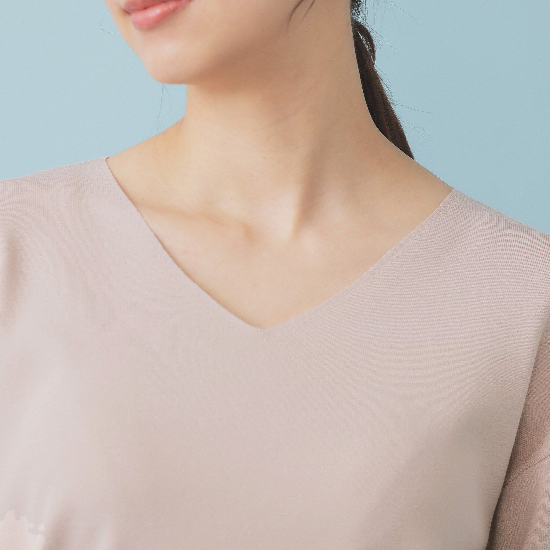 index「ラップフリルVネックニット【洗濯機洗い可/接触冷感/UVケア】」|ニット・セーター|