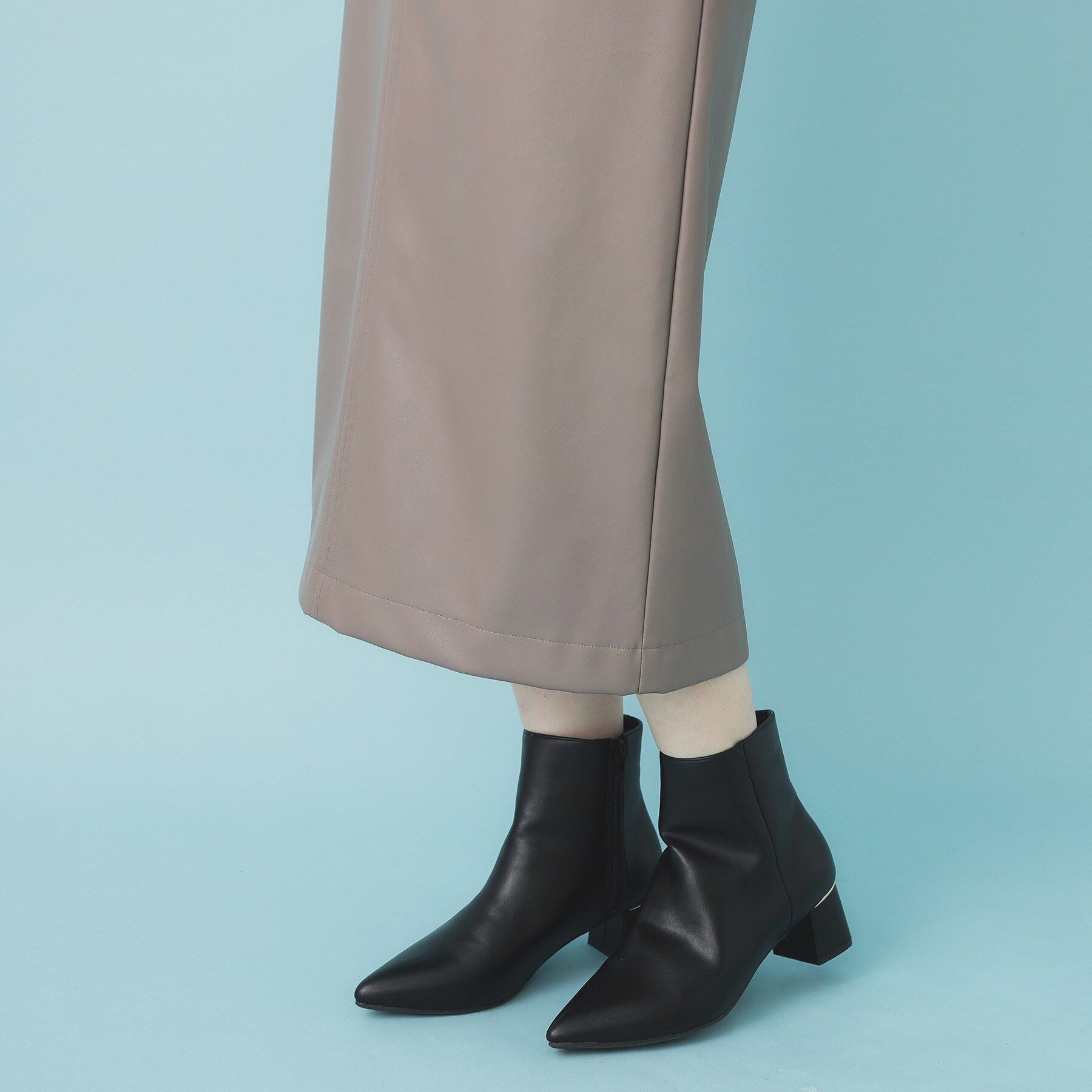 index「レザー調ストレッチAラインロングスカート【洗える】」|スカート|