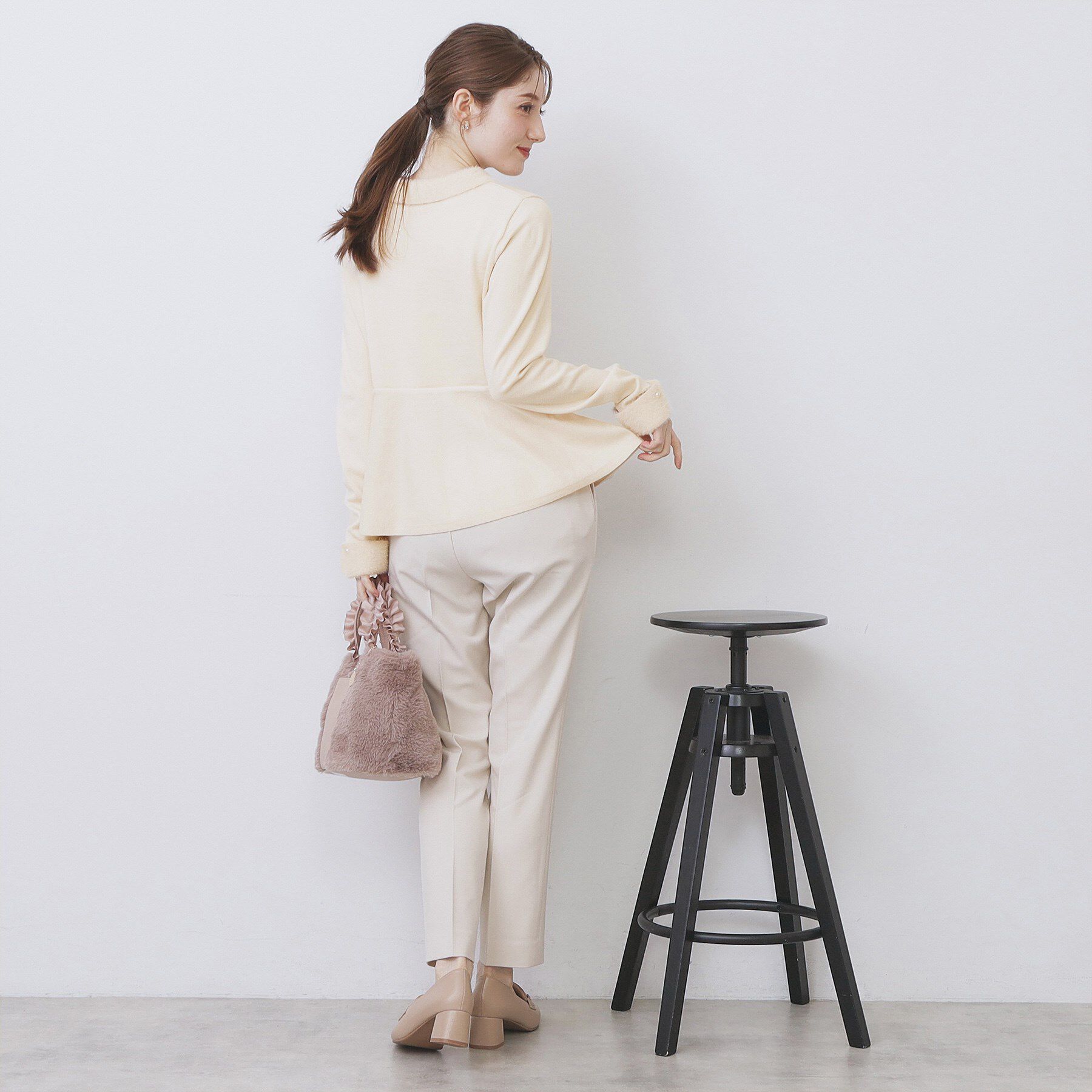 index「フェザードッキングペプラムニット【洗濯機OK】」|ニット・セーター|