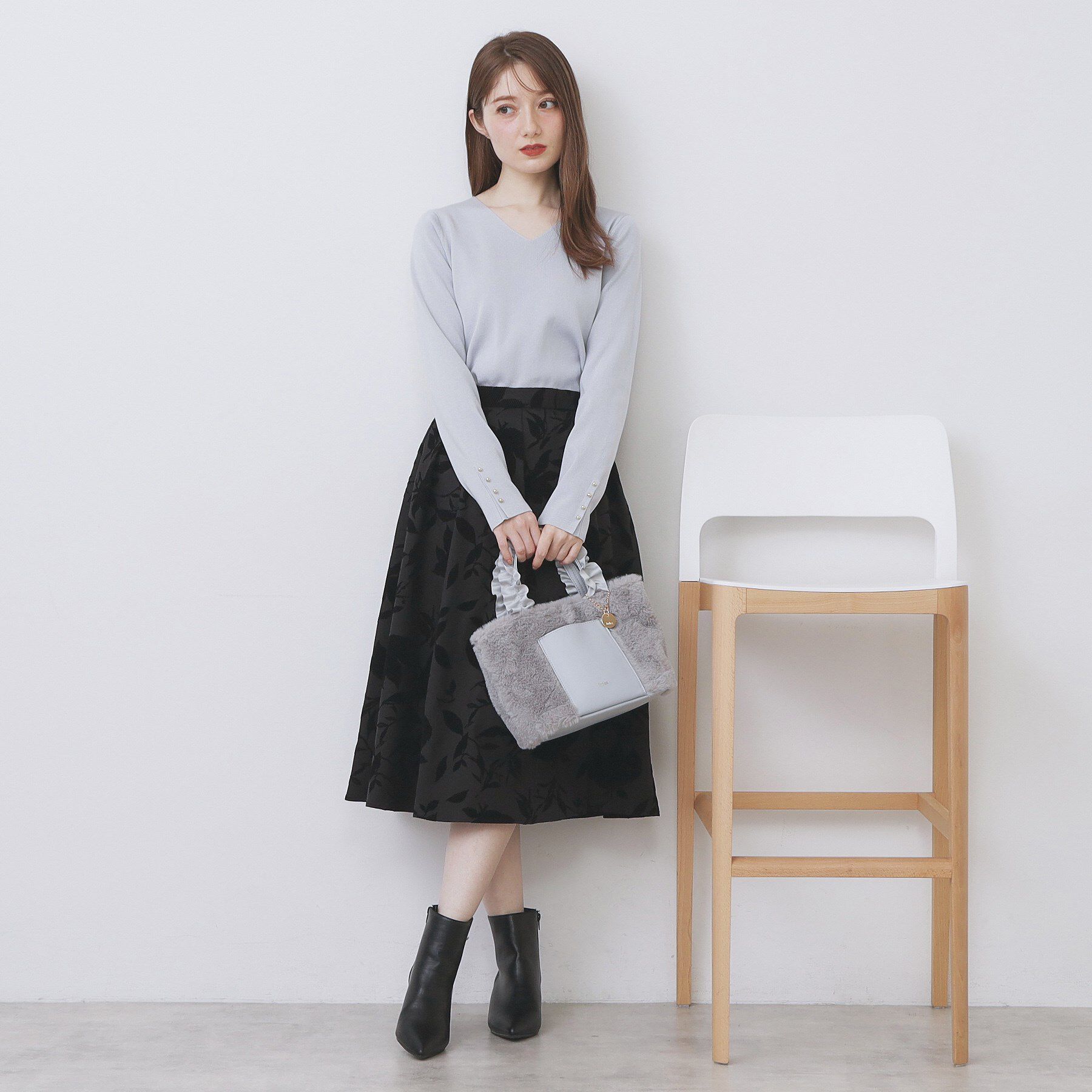 index「ゴールドボタンVネックニット【洗濯機OK】《6col》」|ニット・セーター|