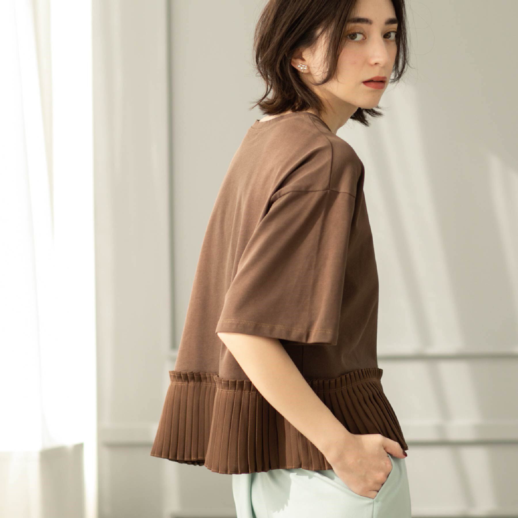 OPAQUE.CLIP「プリーツデザインドッキングトップス【洗濯機洗い可】」|Tシャツ・カットソー|ブラウン(044)