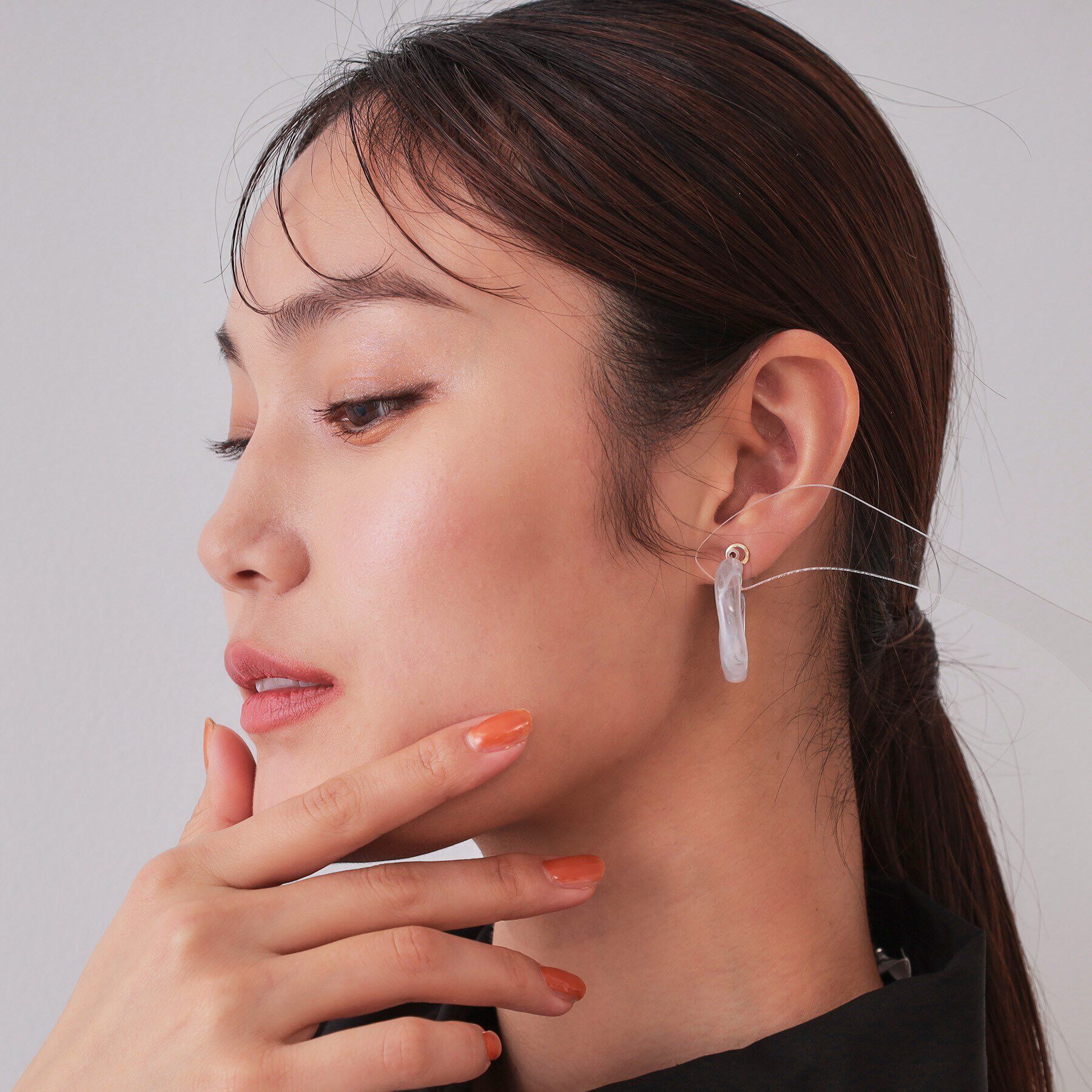 OPAQUE.CLIP「シアーカラーフープピアス」|ピアス|