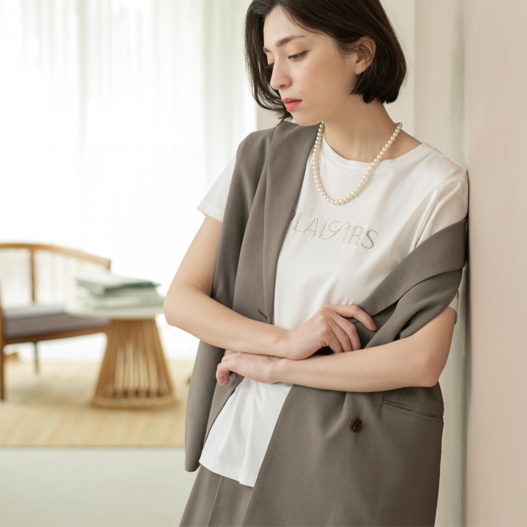 OPAQUE.CLIP「刺繍＆スパンコールロゴTシャツ【洗濯機洗い可】」|Tシャツ・カットソー|ホワイト(001)