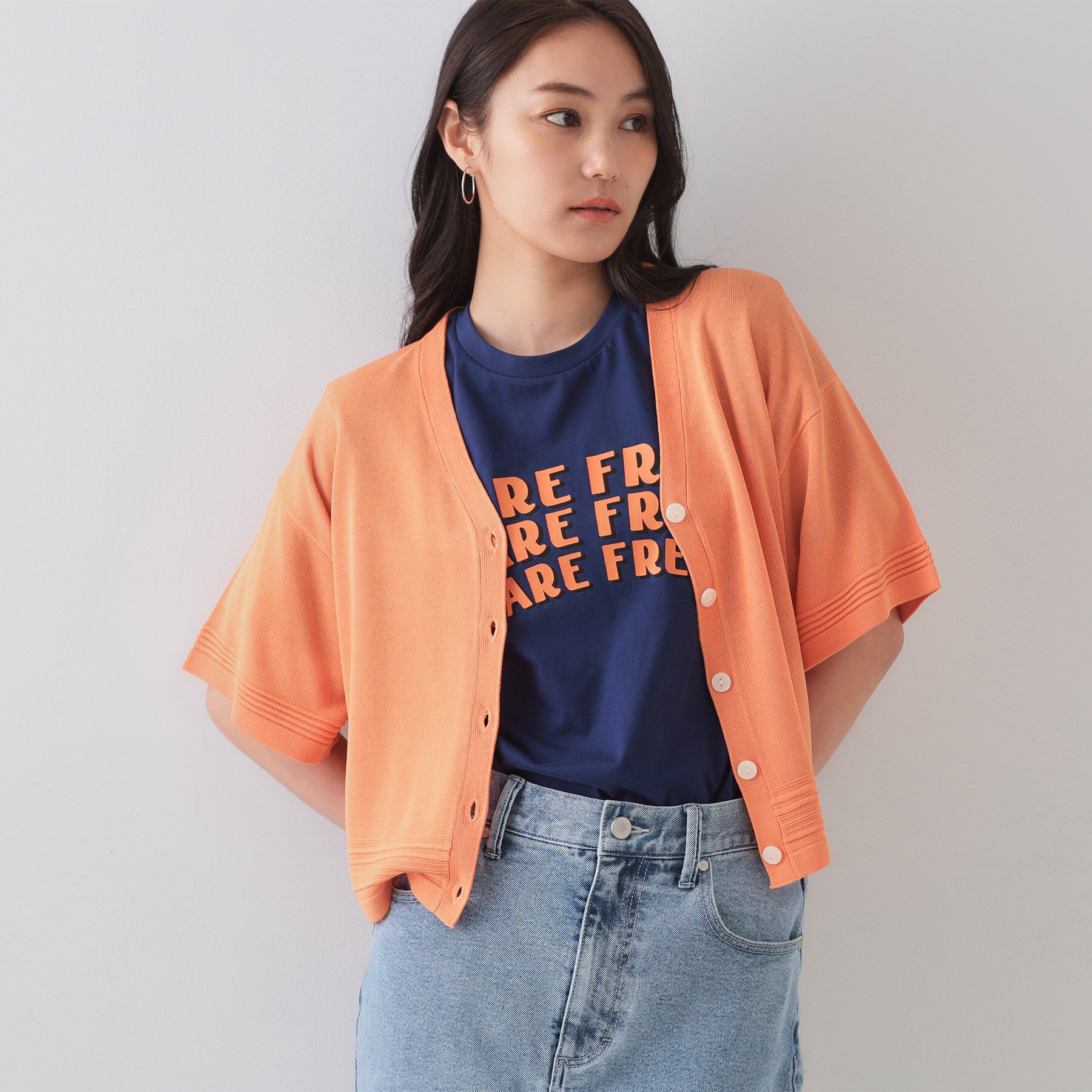 OPAQUE.CLIP「Vネックショートニットカーディガン【洗濯機洗い可/抗ピル】」|カーディガン|オレンジ(066)