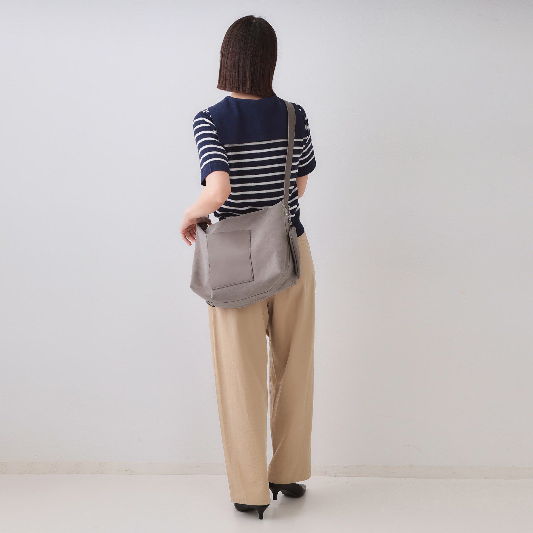 OPAQUE.CLIP「【2WAY/A4サイズ対応】ポーチ付きフェイクスエードショルダーバッグ」|ショルダー・メッセンジャー|