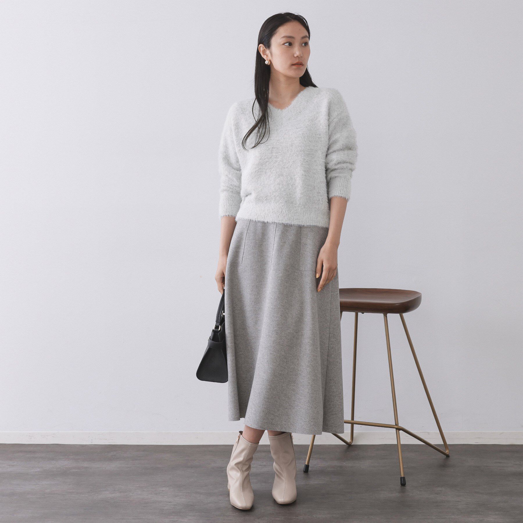 OPAQUE.CLIP「スパンコールフェザーVネックニット【洗濯機OK】」|ニット・セーター|