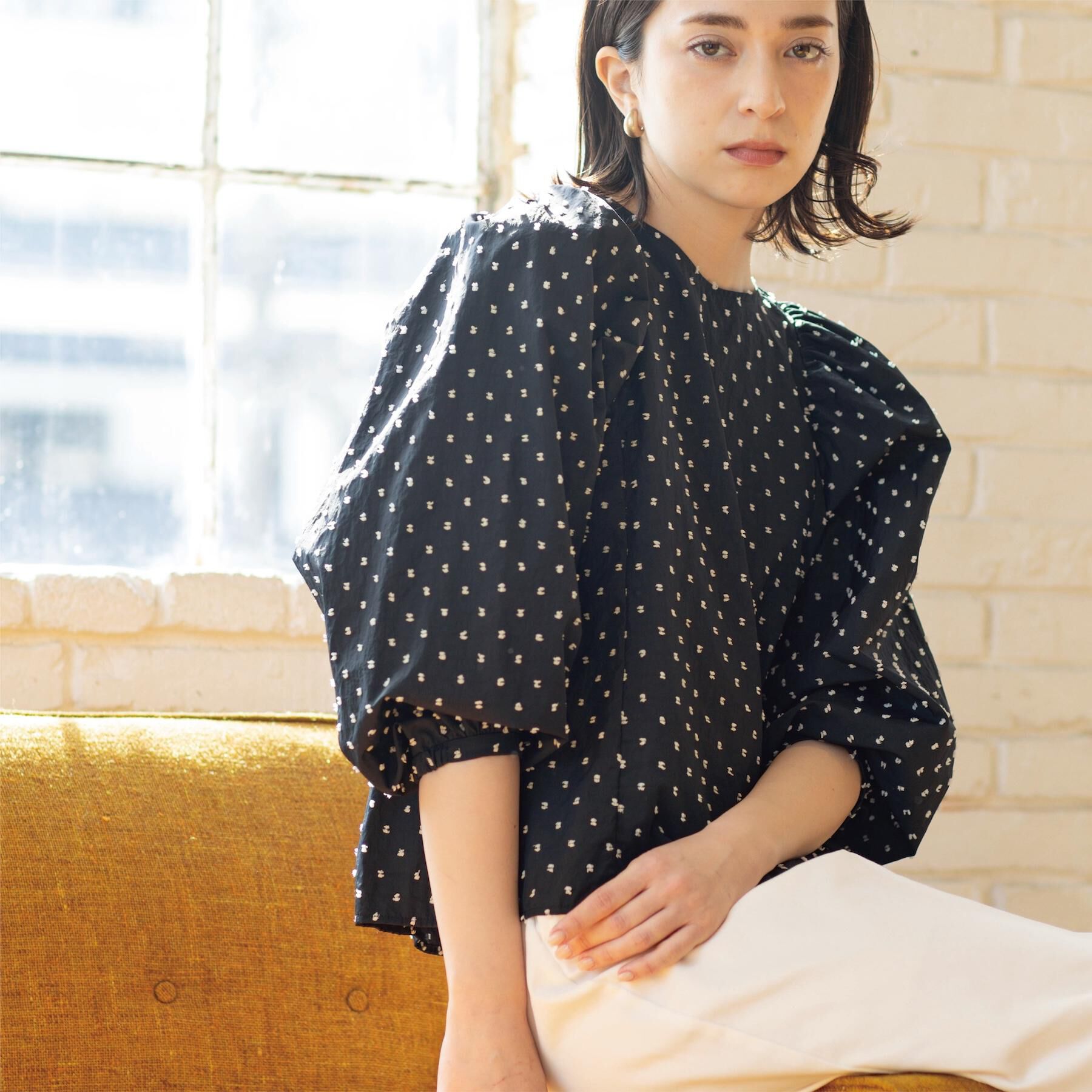 OPAQUE.CLIP「ドビードットパフスリーブブラウス【洗濯機OK】」|シャツ・ブラウス|ブラック(119)