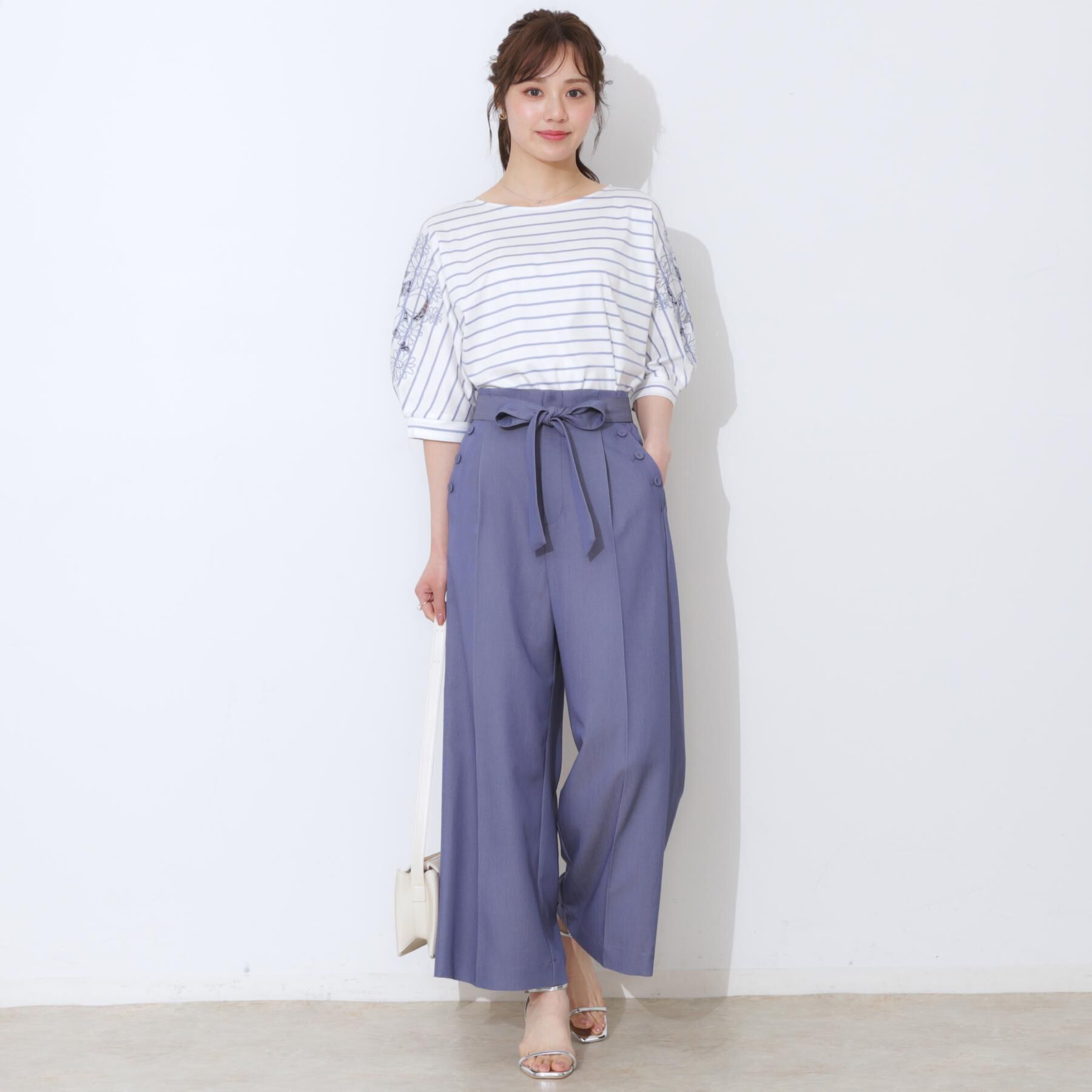 Couture broach「【接触冷感・洗える・UV機能付き・二の腕カバー】デイジー＆リボン エンブロドルマントップス」|Tシャツ・カットソー|