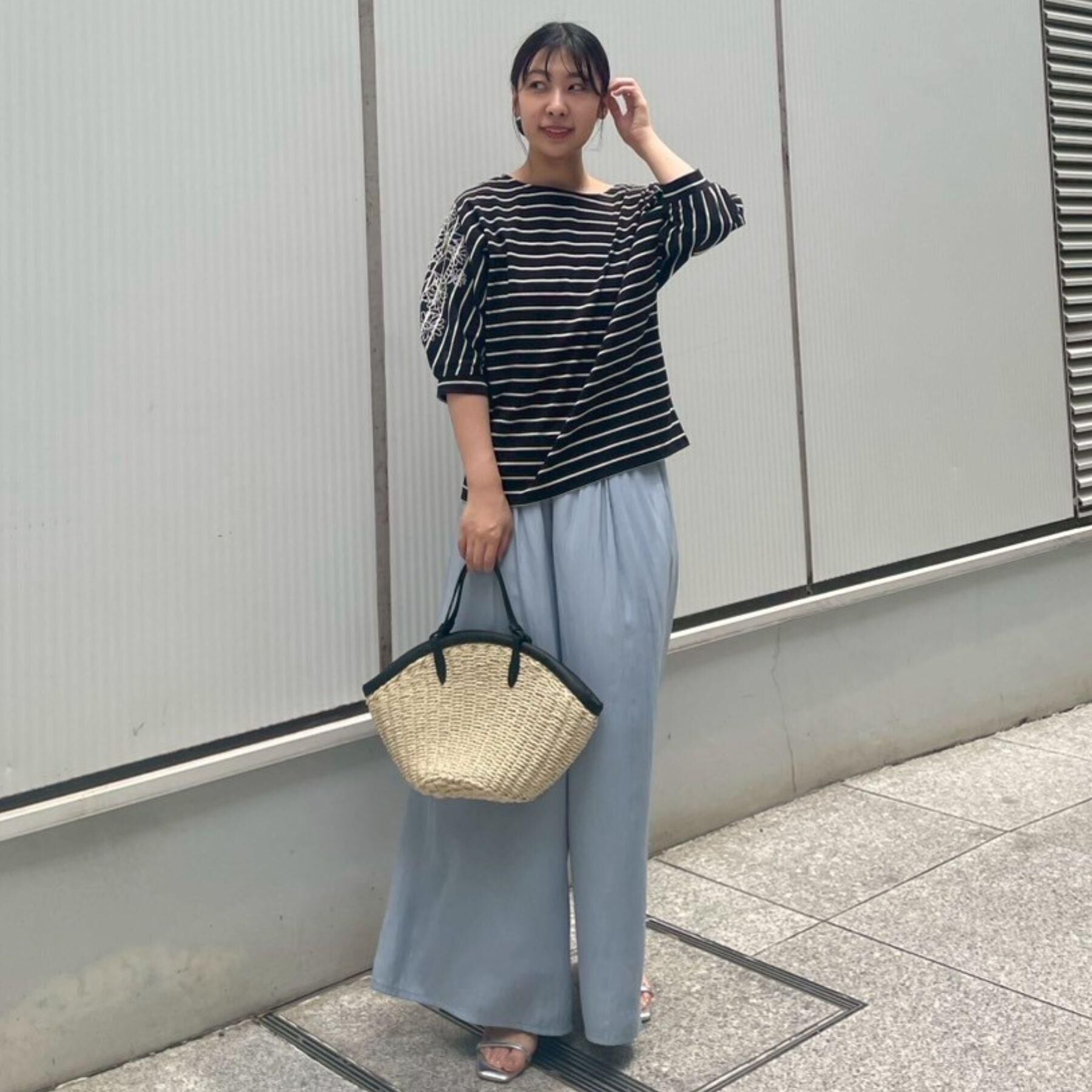 Couture broach「【接触冷感・洗える・UV機能付き・二の腕カバー】デイジー＆リボン エンブロドルマントップス」|Tシャツ・カットソー|