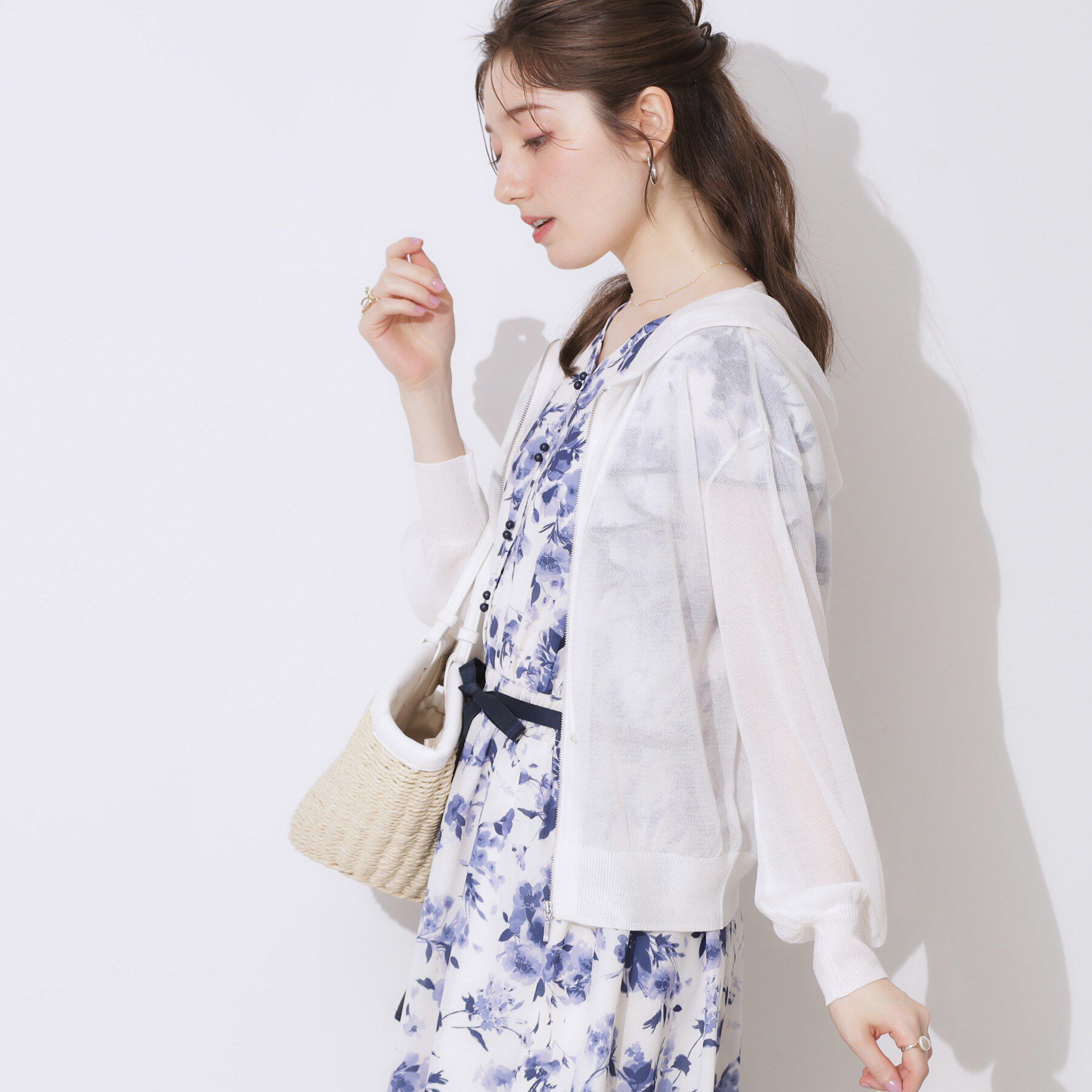 Couture broach「【上品な透け感・大人カジュアル】シアージップアップフーディー」|パーカー|