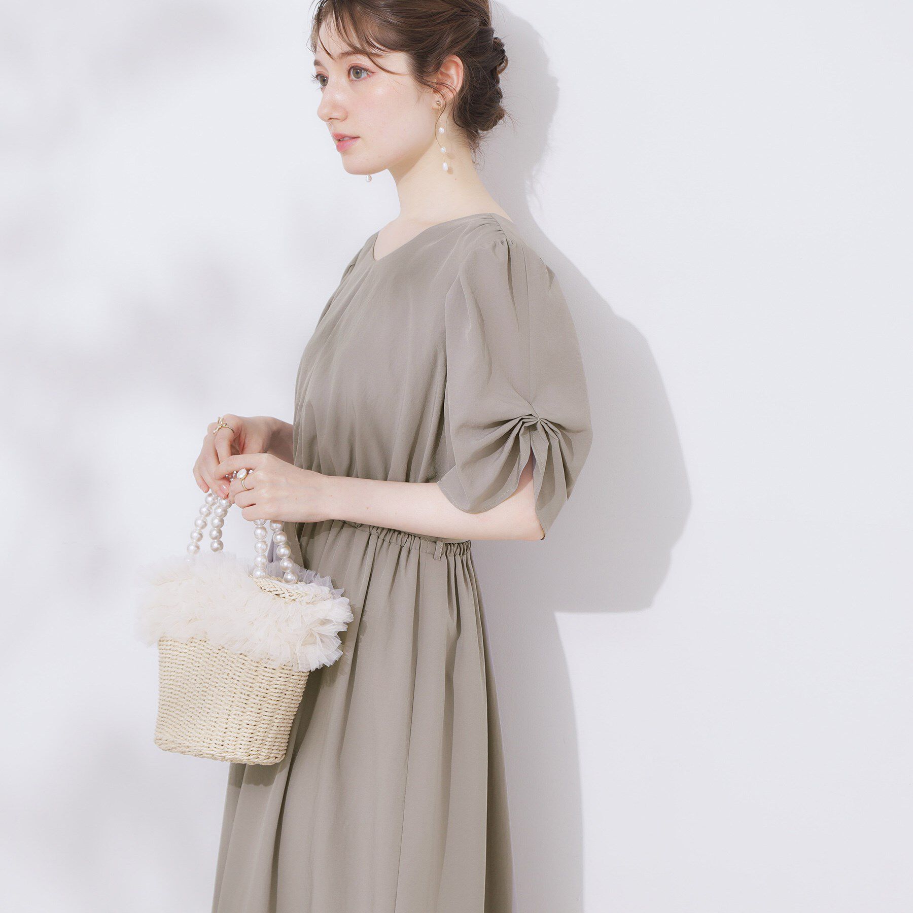 Couture broach「【マシンウォッシャブル・二の腕カバー】ウエストベルトVネックワンピース」|ワンピース|