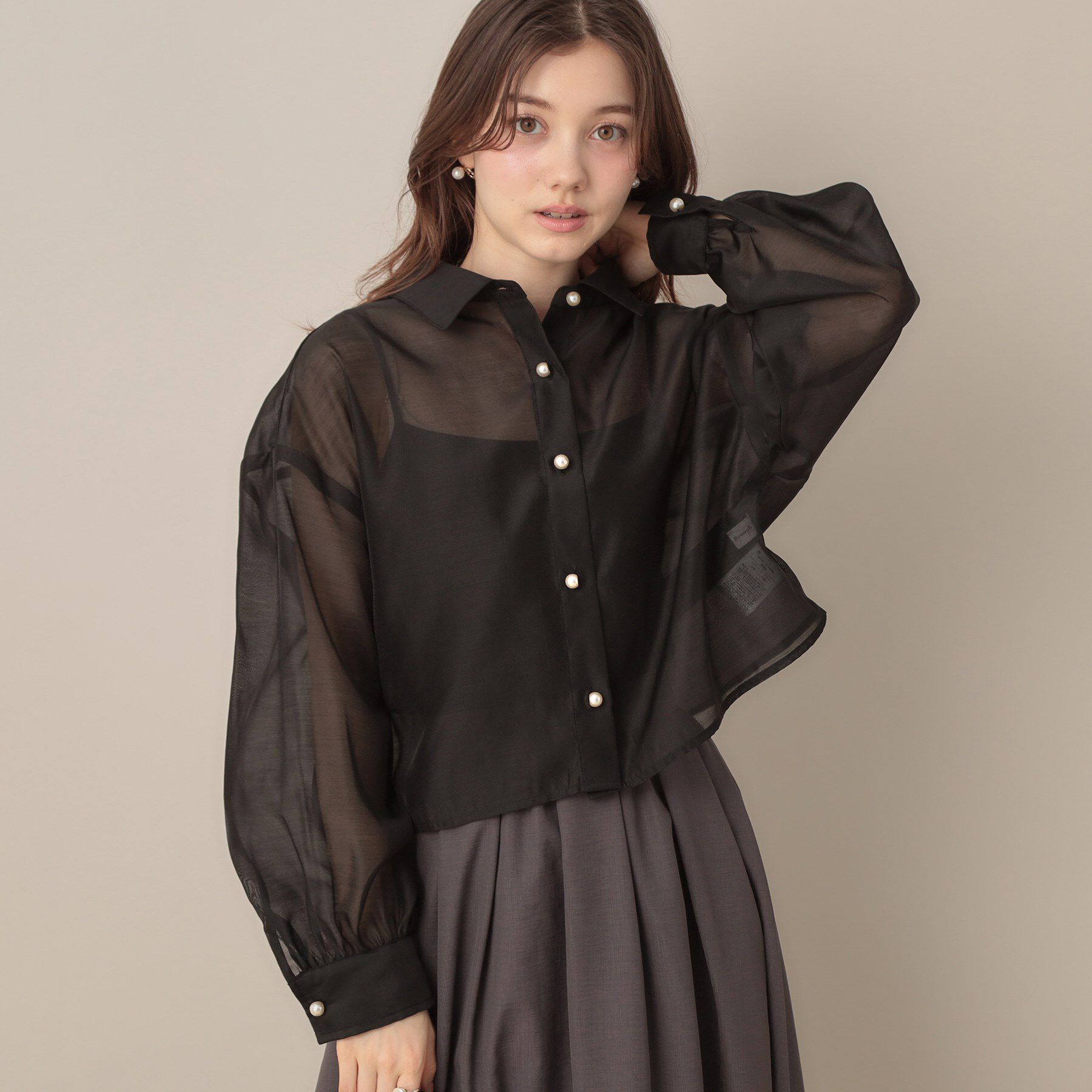 Couture broach「【洗える・秋まで使える】パール調ボタンシアーシャツ」|シャツ・ブラウス|