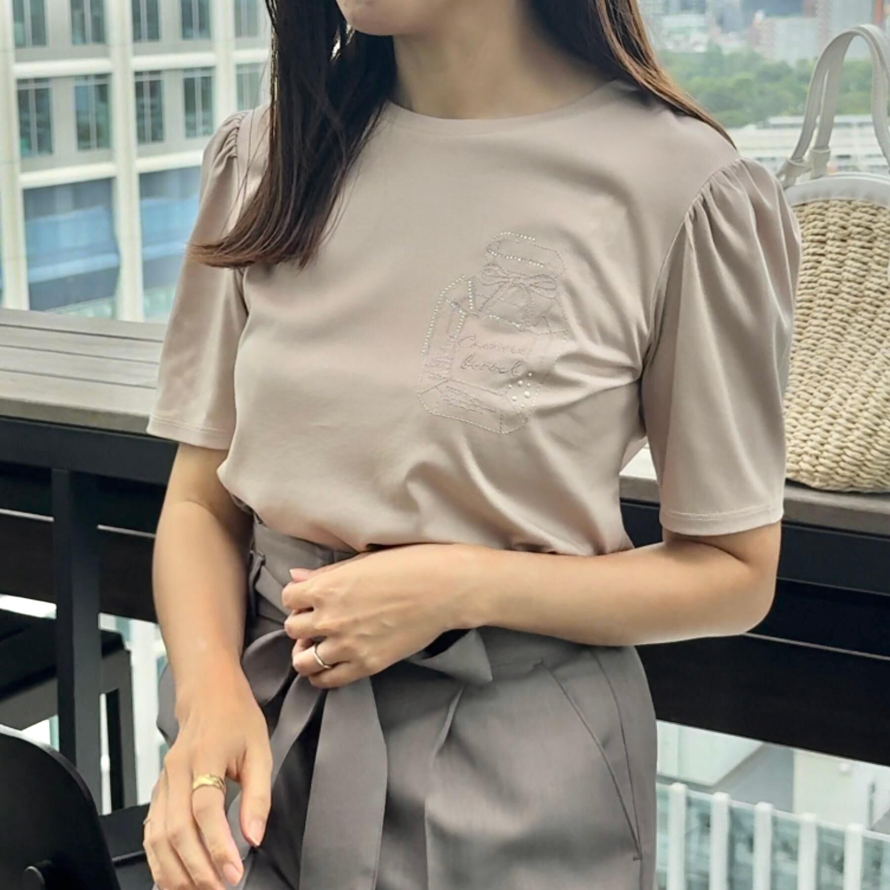 Couture broach「【接触冷感・UV機能あり・マシンウォッシャブル】60シルケット パフュームエンブロTシャツ」|Tシャツ・カットソー|