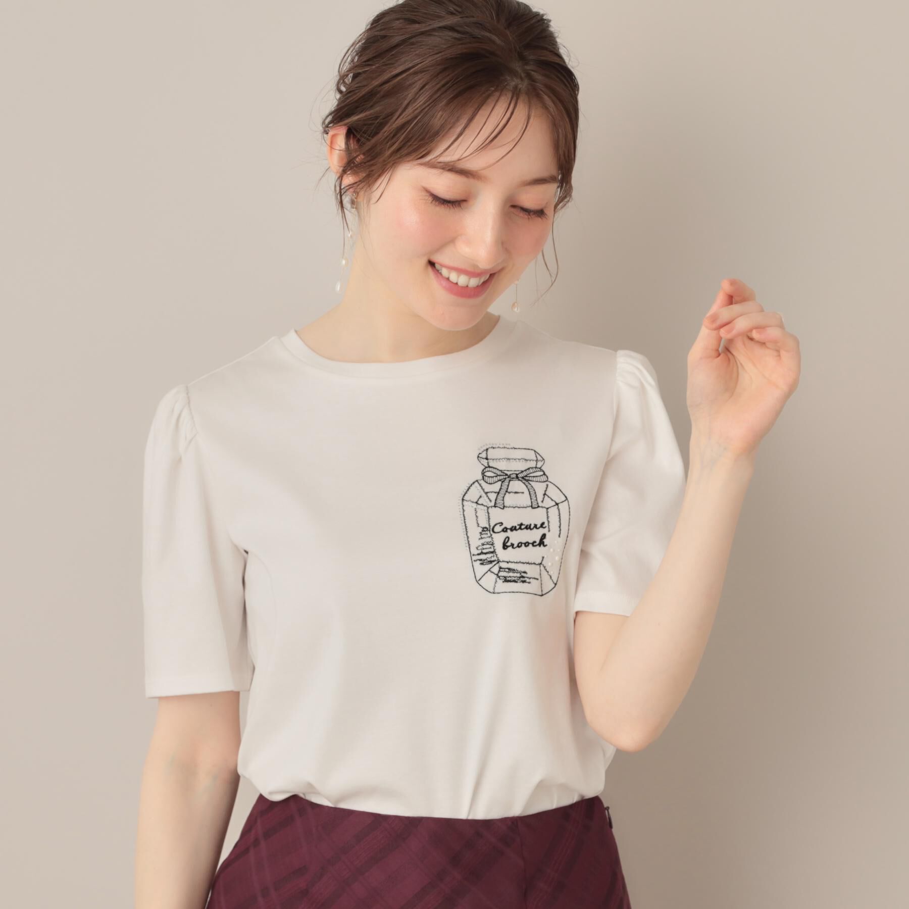 Couture broach「【接触冷感・UV機能あり・マシンウォッシャブル】60シルケット パフュームエンブロTシャツ」|Tシャツ・カットソー|