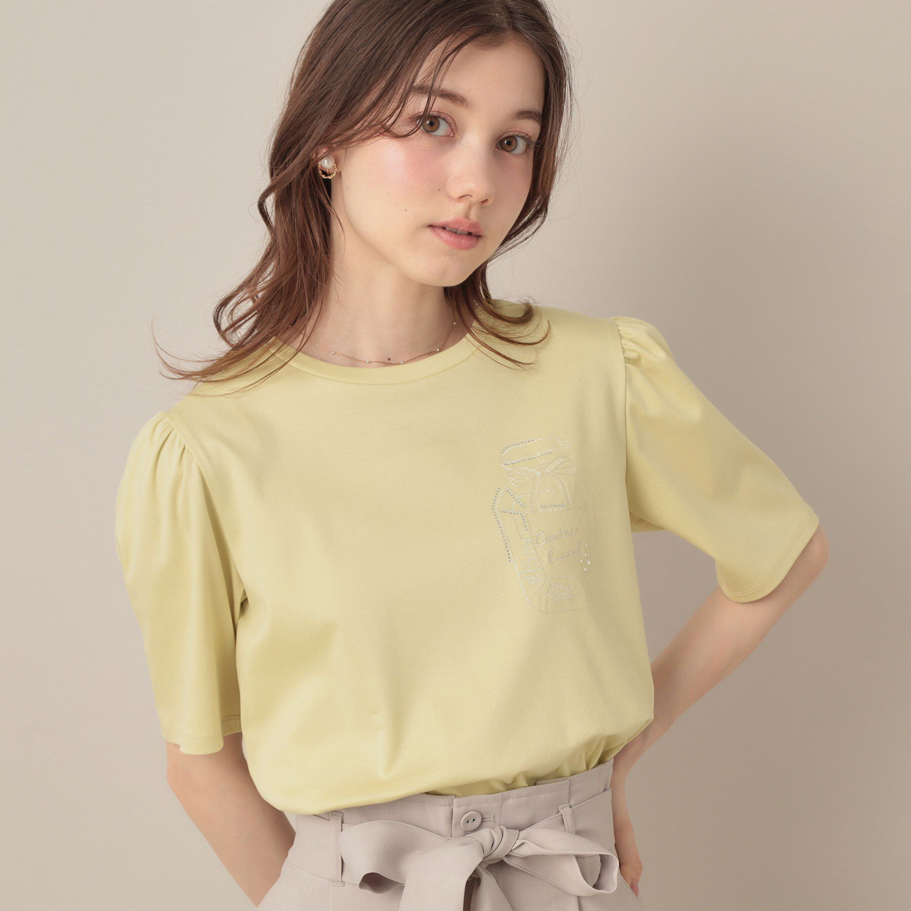 Couture broach「【接触冷感・UV機能あり・マシンウォッシャブル】60シルケット パフュームエンブロTシャツ」|Tシャツ・カットソー|イエロー(031)