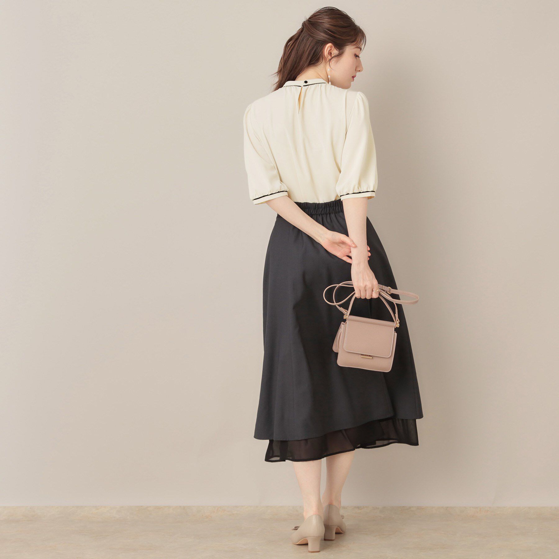 Couture broach「【華やか・5分袖・通勤】配色フリルタイブラウス」|シャツ・ブラウス|