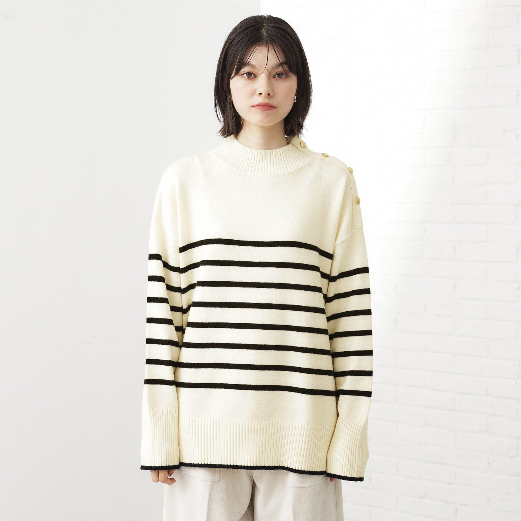 THE SHOP TK「【インしないで着られる】金ボタン ハイネックニット/毛玉になりにくい/静電気防止/洗濯機OK」|ニット・セーター|