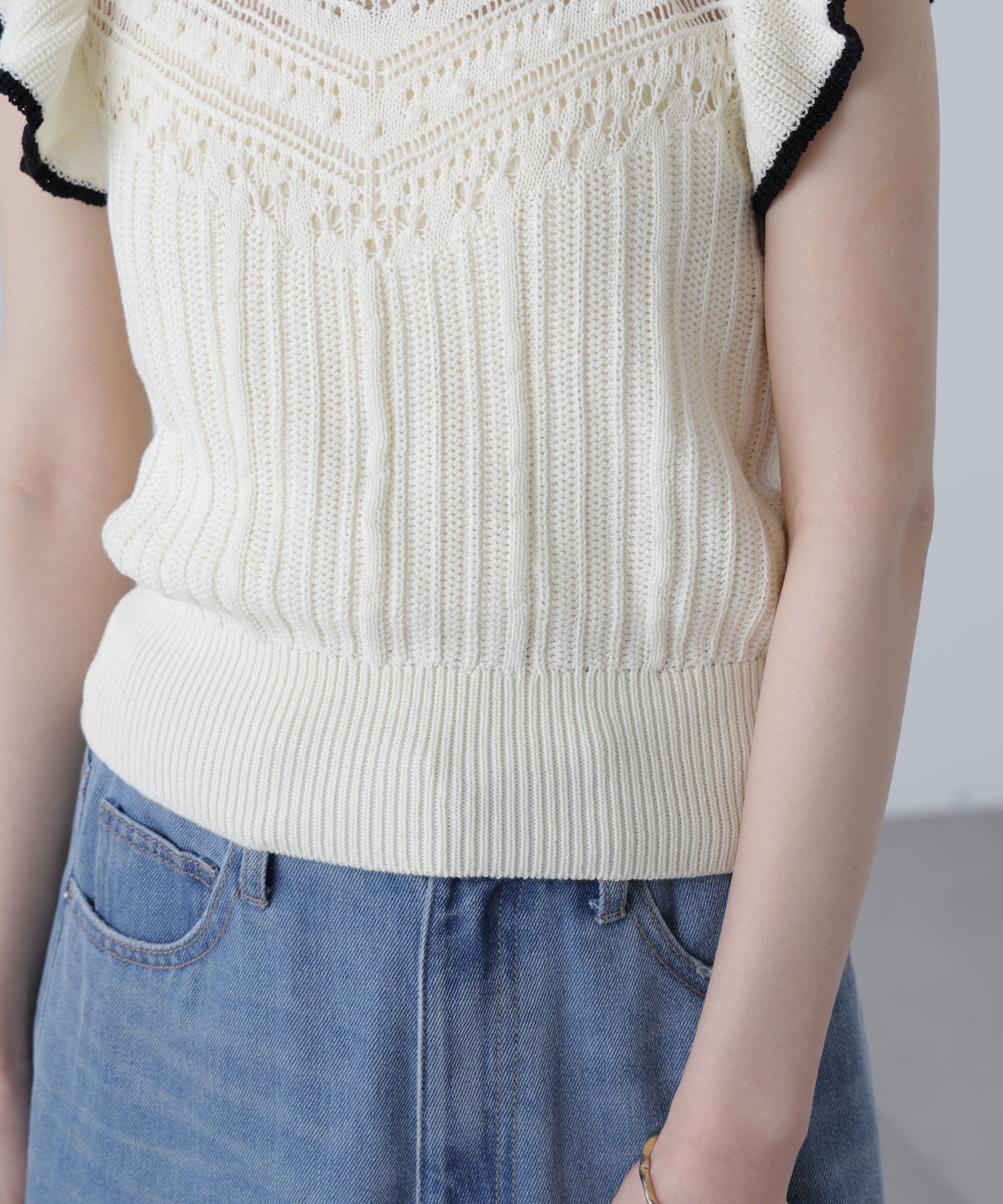  「肩フリル編地切り替えニット」|ニット・セーター|