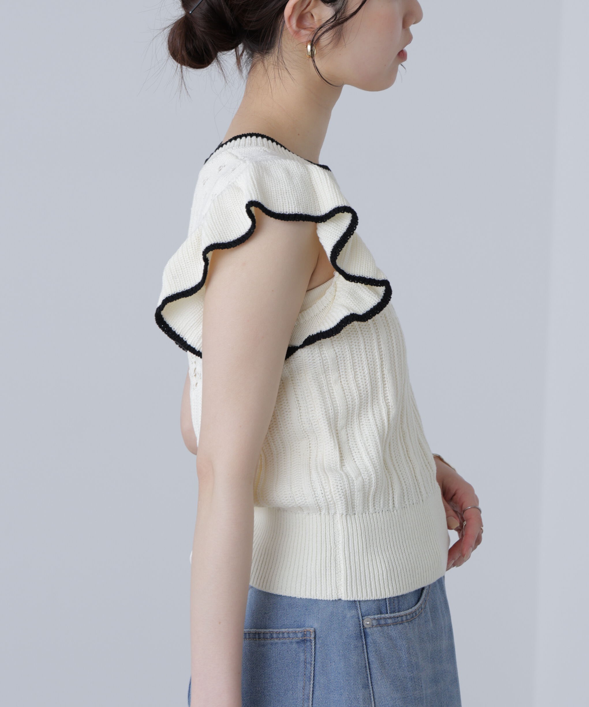  「肩フリル編地切り替えニット」|ニット・セーター|