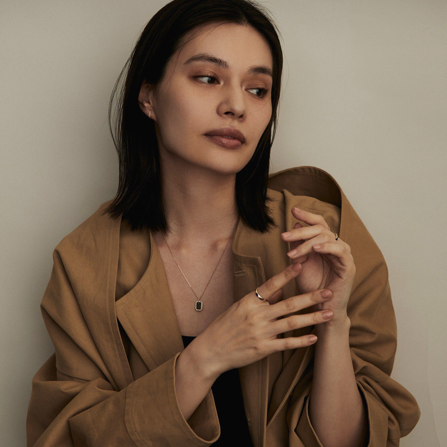 COCOSHNIK「K10ダイヤモンド カーブライン スタッドピアス太」|ピアス|